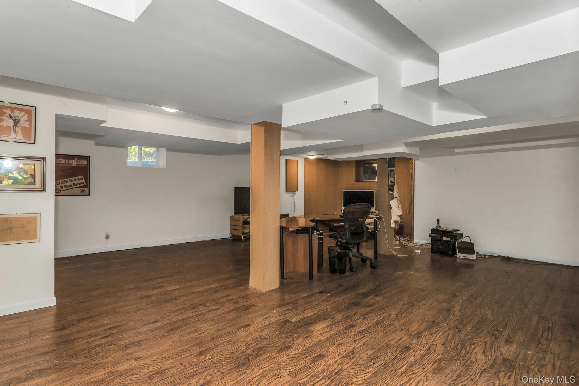 Single Family Soundview Nassau County, NY 11030, MLS-922824-34