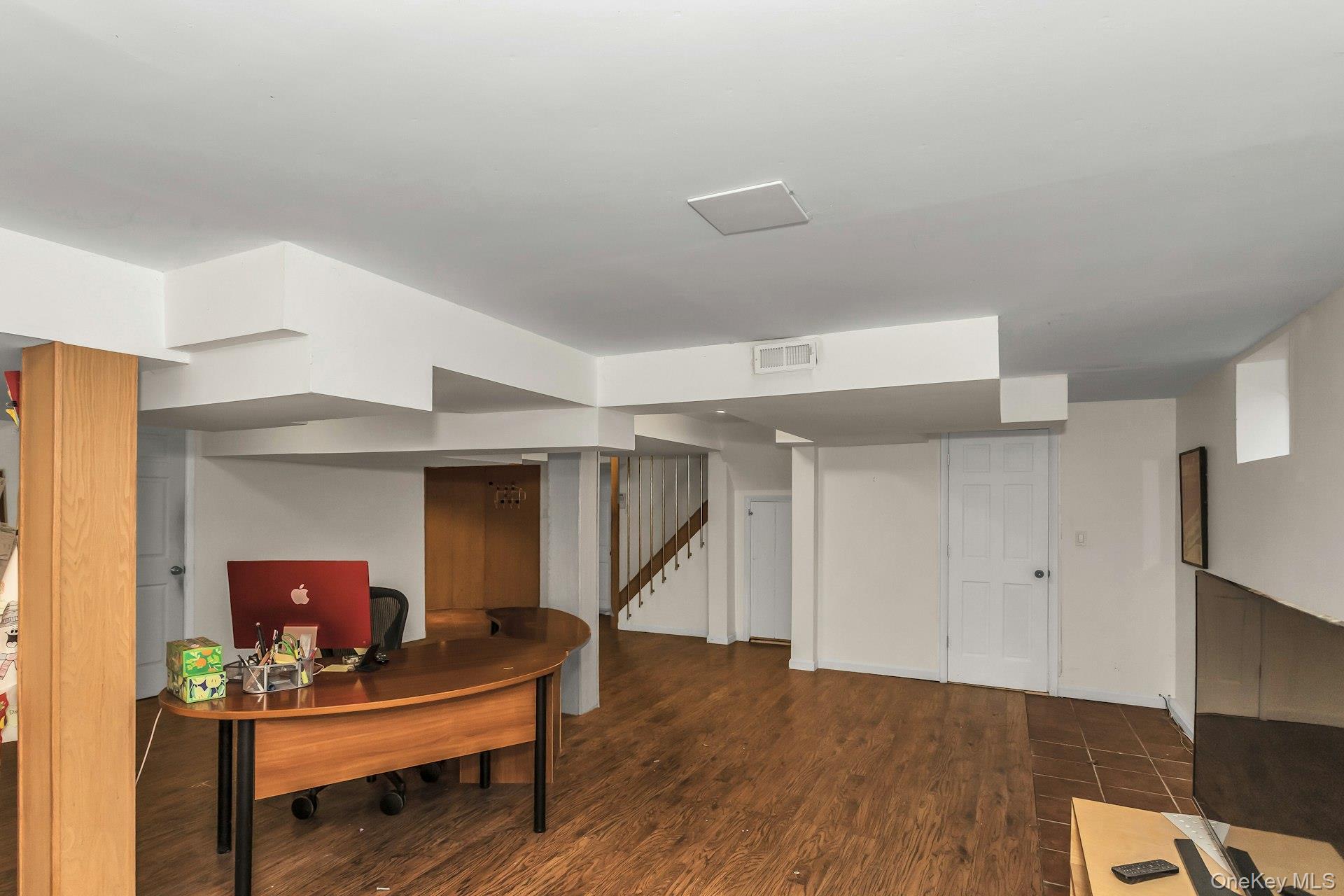 Single Family Soundview Nassau County, NY 11030, MLS-922824-35