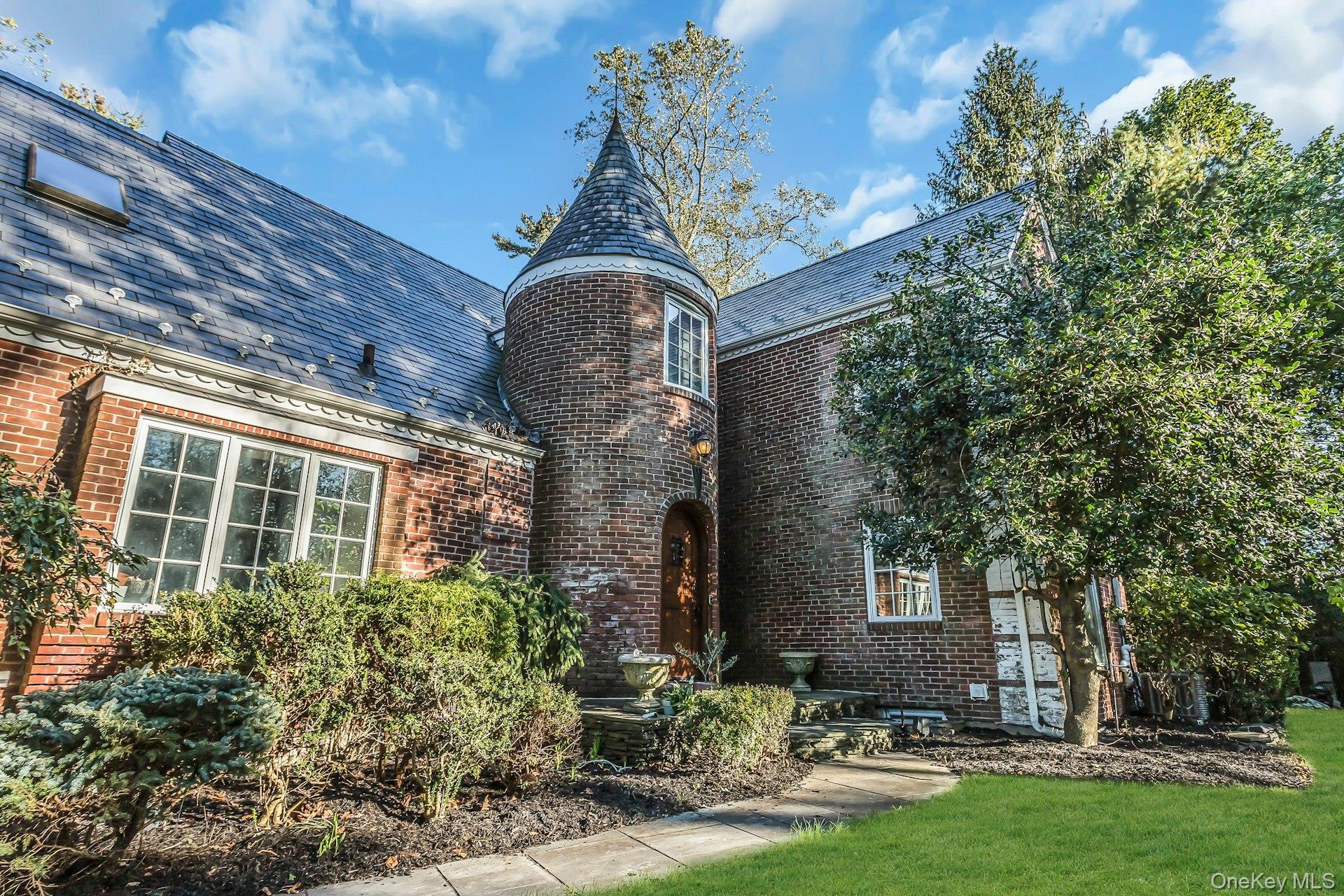 Single Family Soundview Nassau County, NY 11030, MLS-922824-4