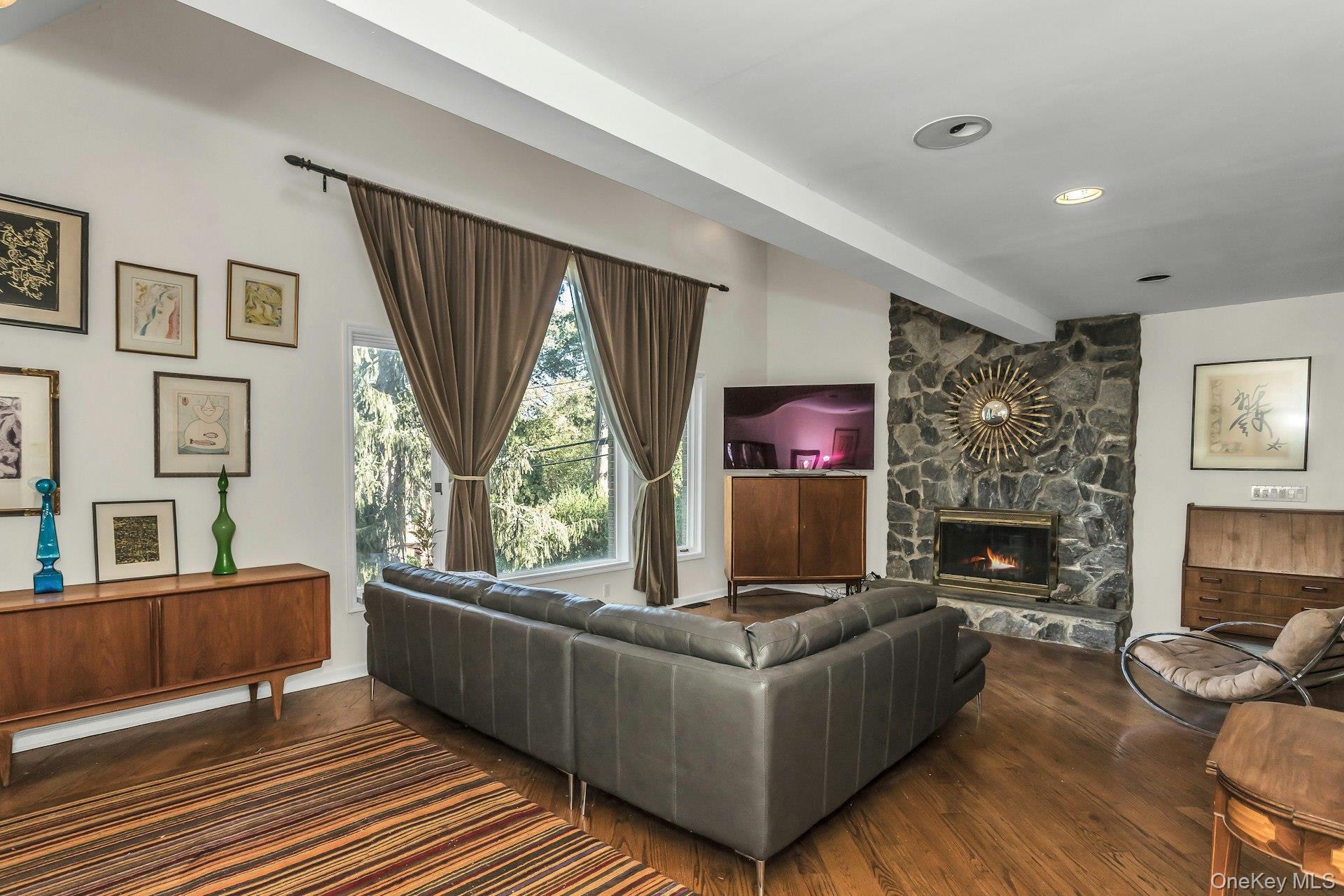 Single Family Soundview Nassau County, NY 11030, MLS-922824-8