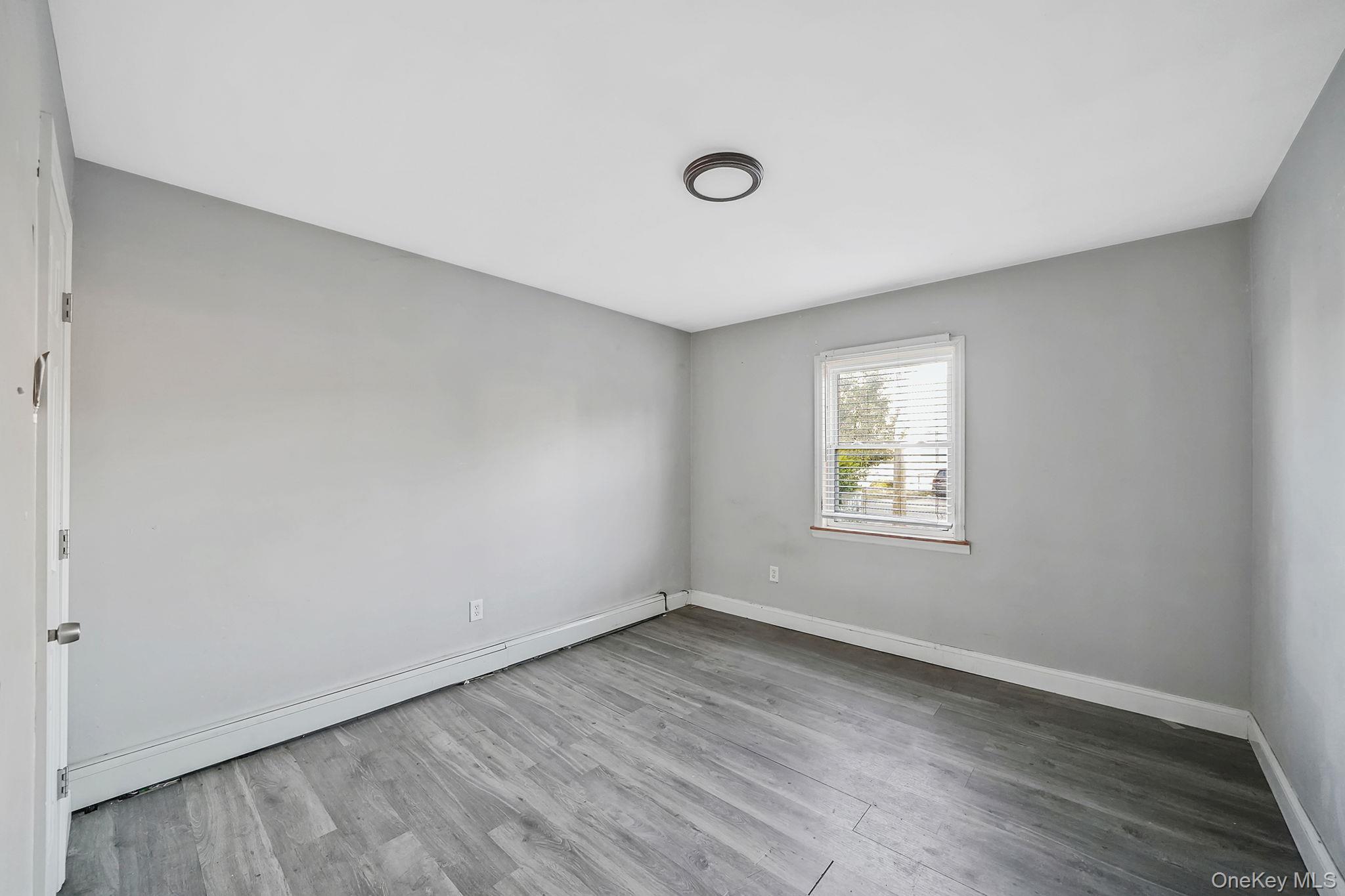 Single Family 2nd Suffolk County, NY 11706, MLS-922833-16