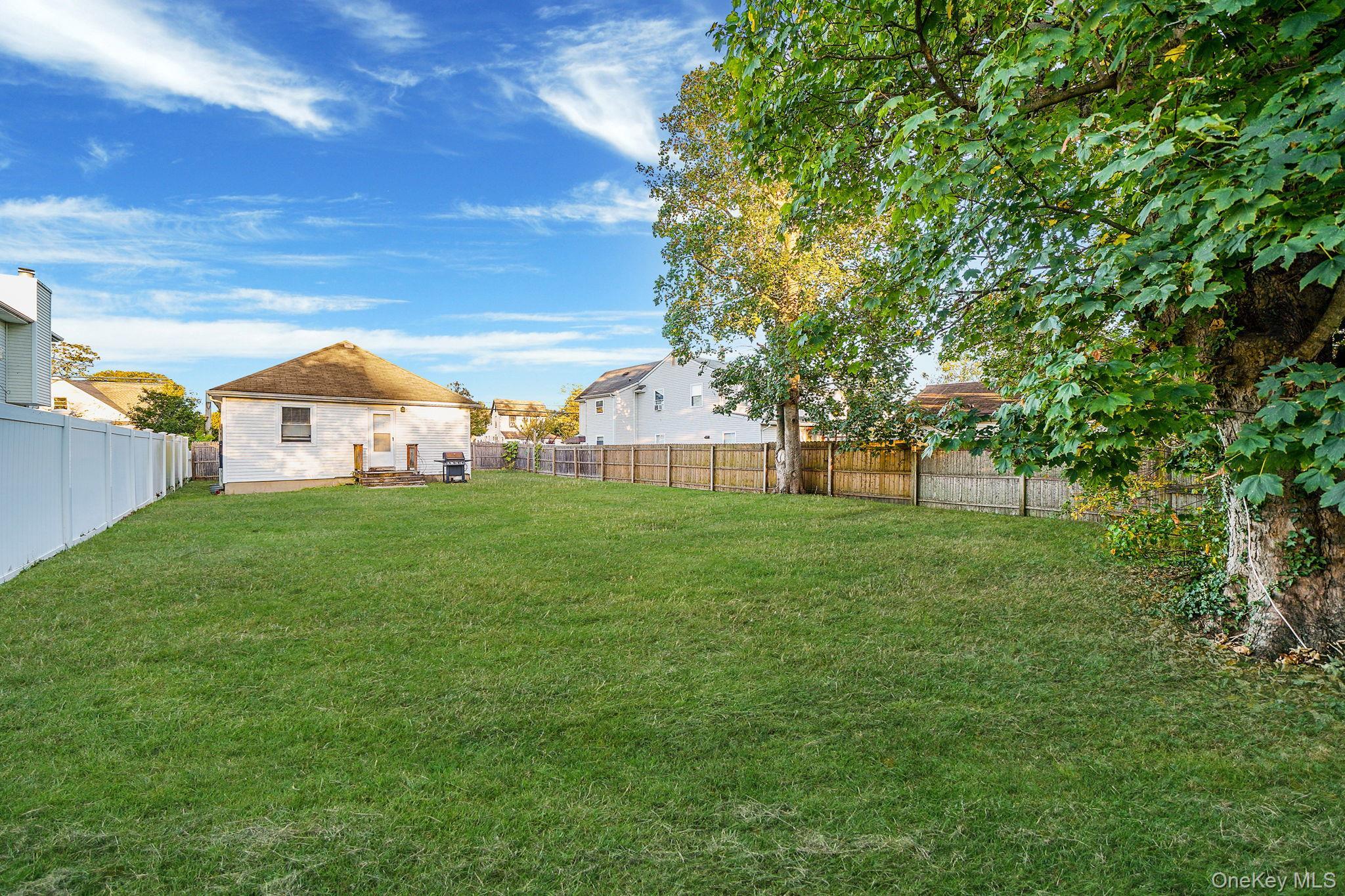 Single Family 2nd  Suffolk County, NY 11706, MLS-922833-23