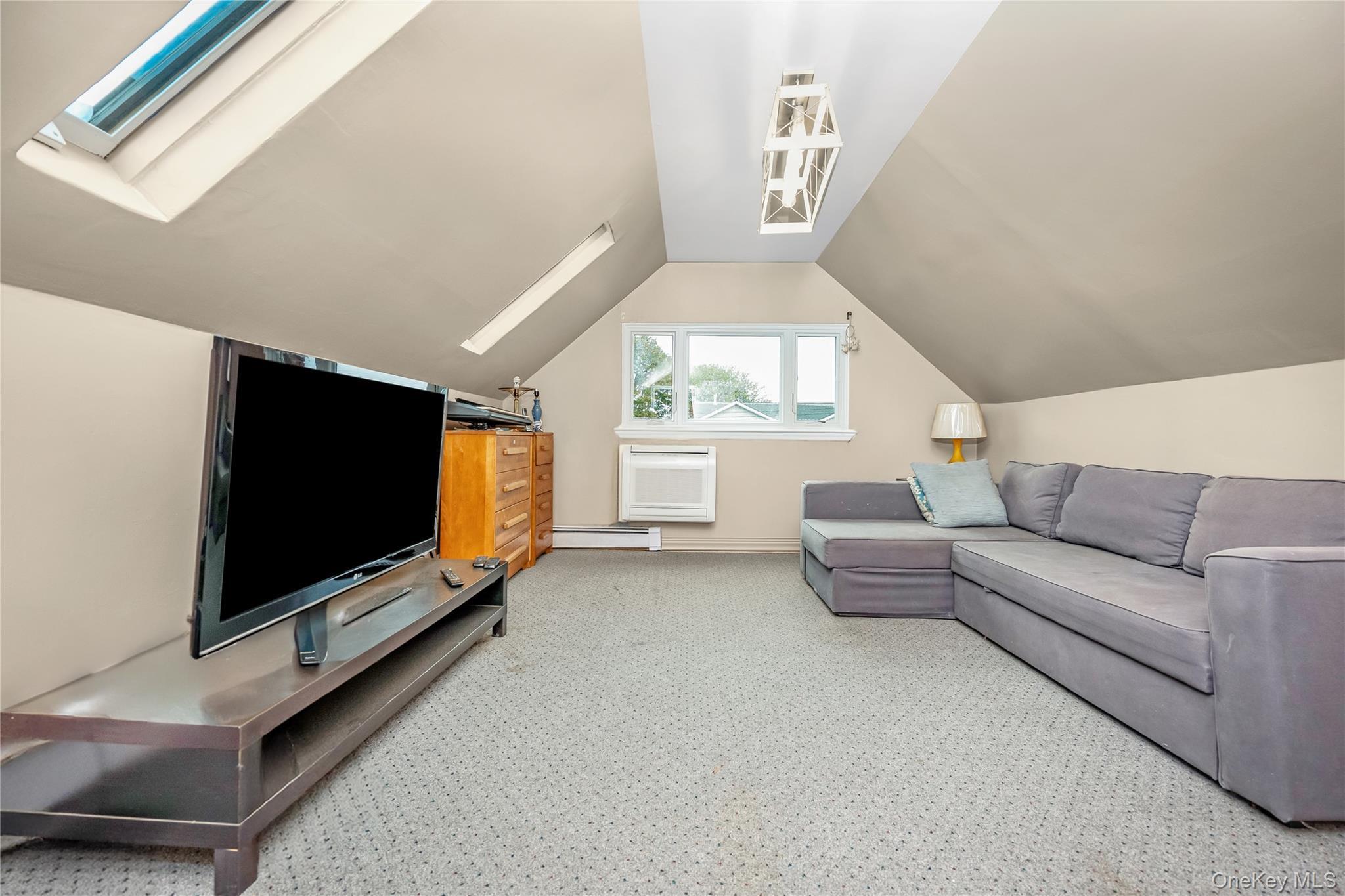 Single Family Eastgate Nassau County, NY 11762, MLS-922851-11