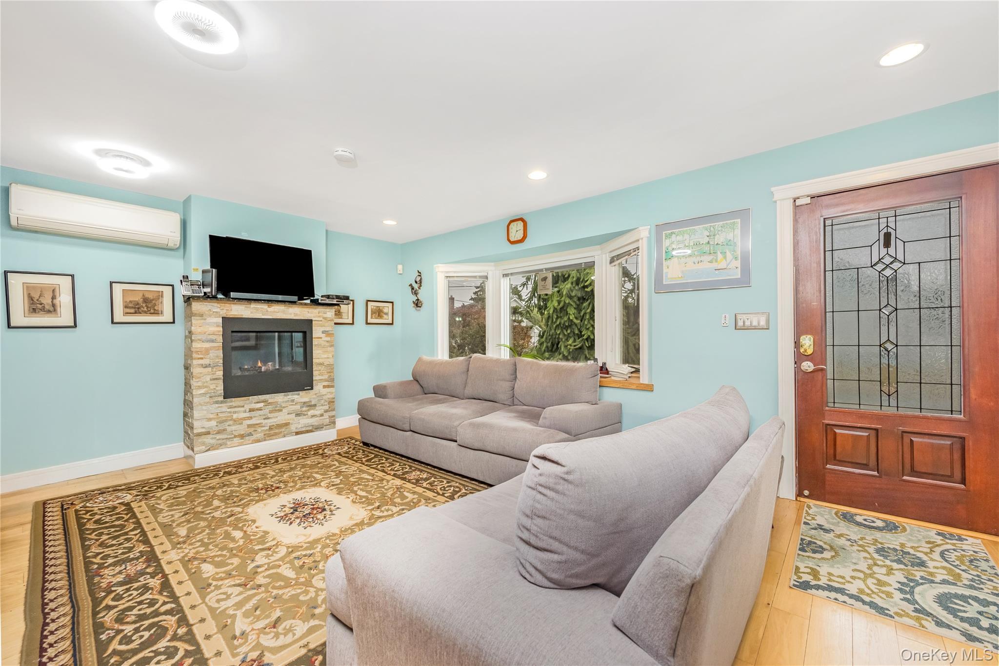 Single Family Eastgate Nassau County, NY 11762, MLS-922851-12