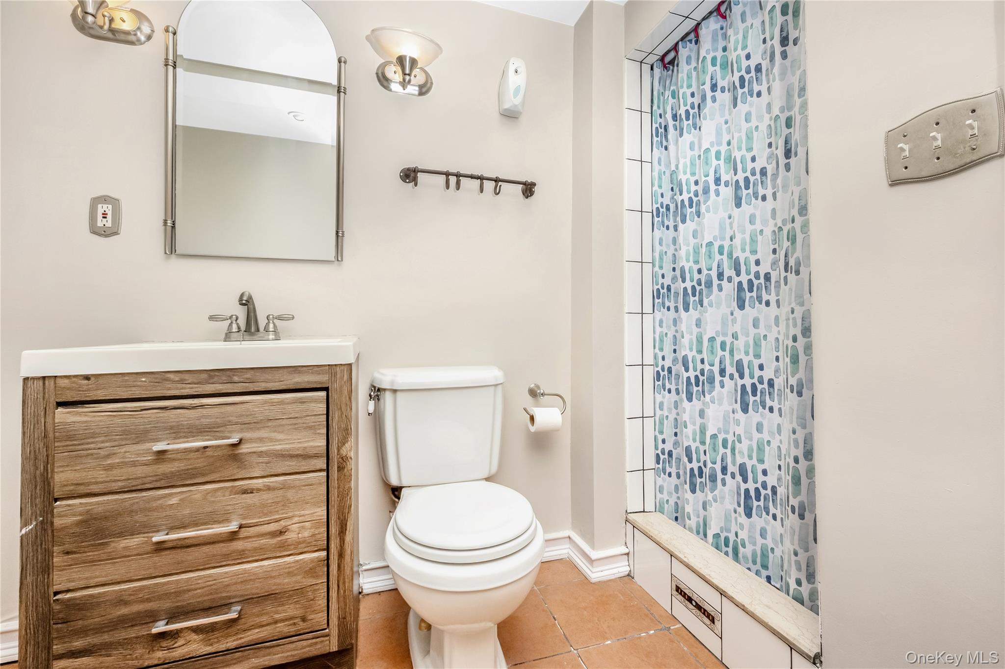 Single Family Eastgate Nassau County, NY 11762, MLS-922851-17