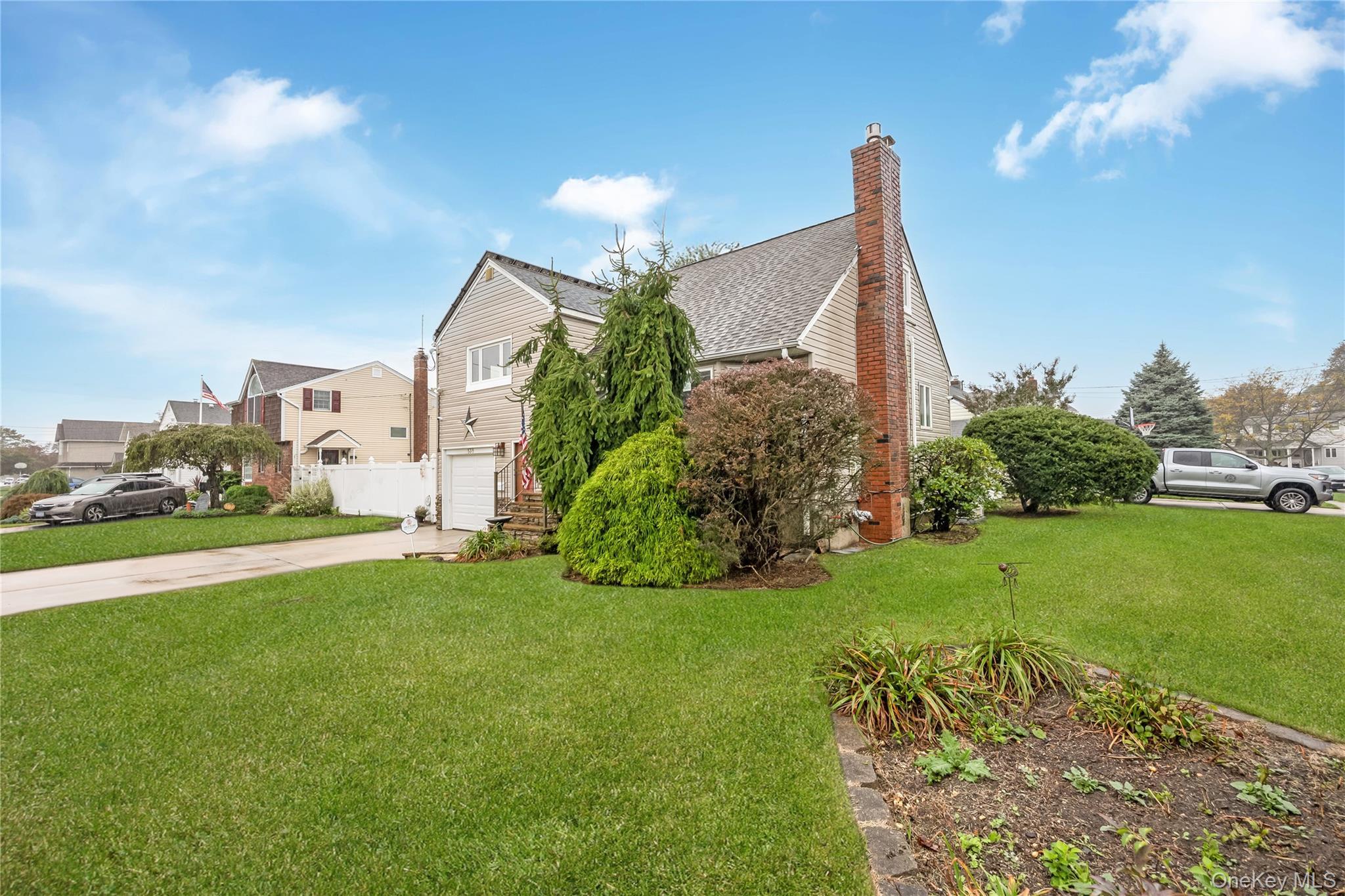 Single Family Eastgate Nassau County, NY 11762, MLS-922851-2