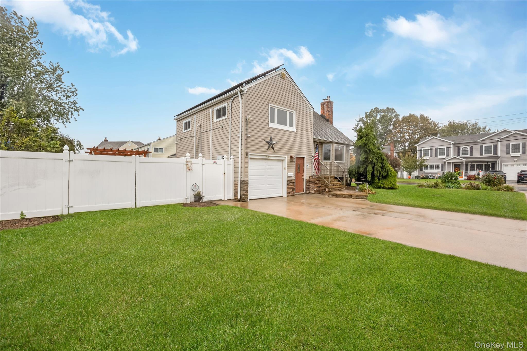 Single Family Eastgate Nassau County, NY 11762, MLS-922851-5