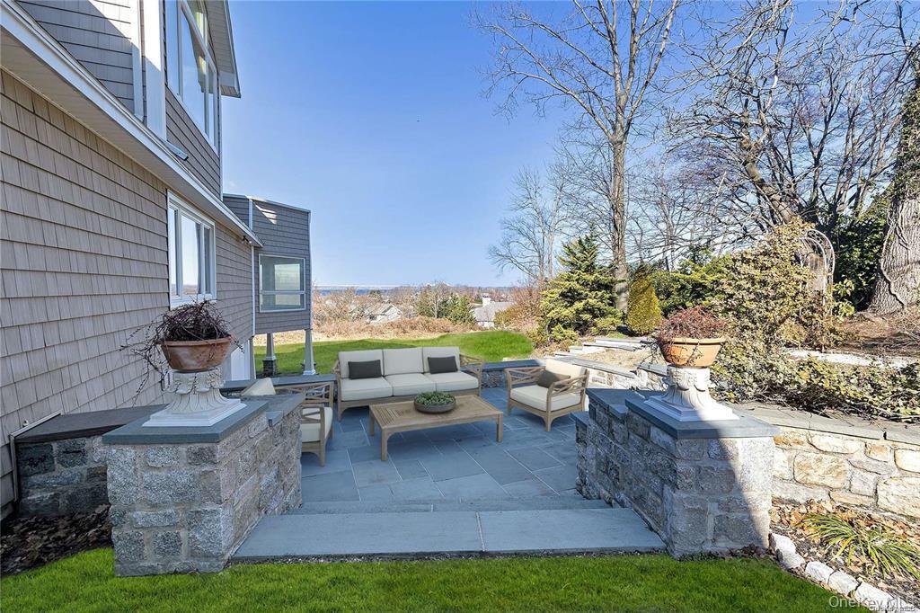 Single Family September Nassau County, NY 11542, MLS-922852-28