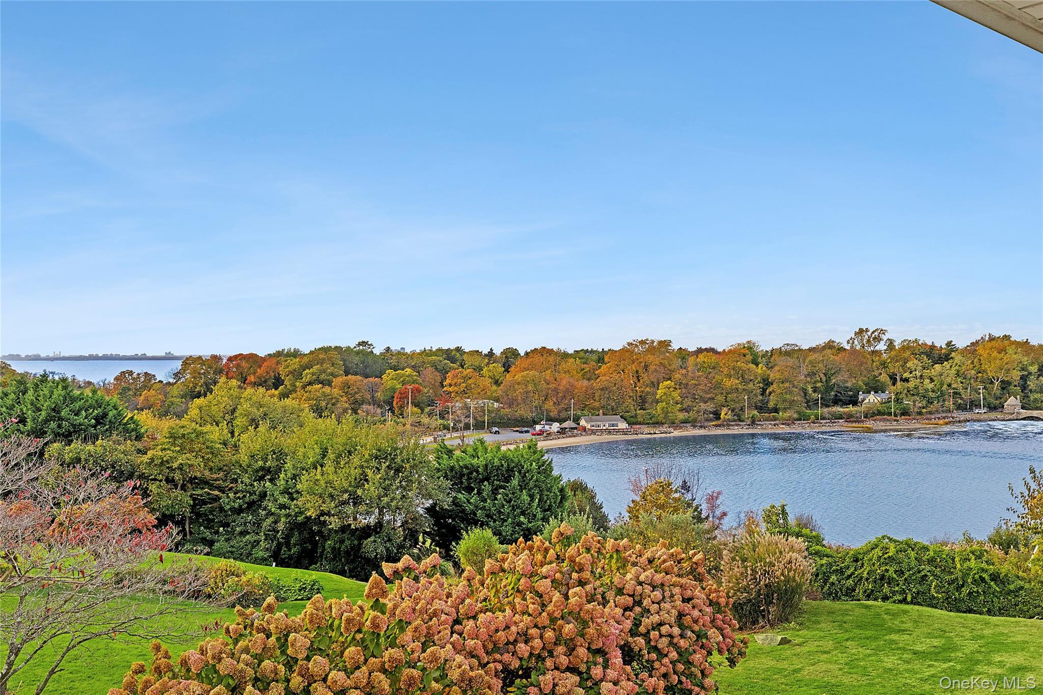 Single Family September Nassau County, NY 11542, MLS-922852-33