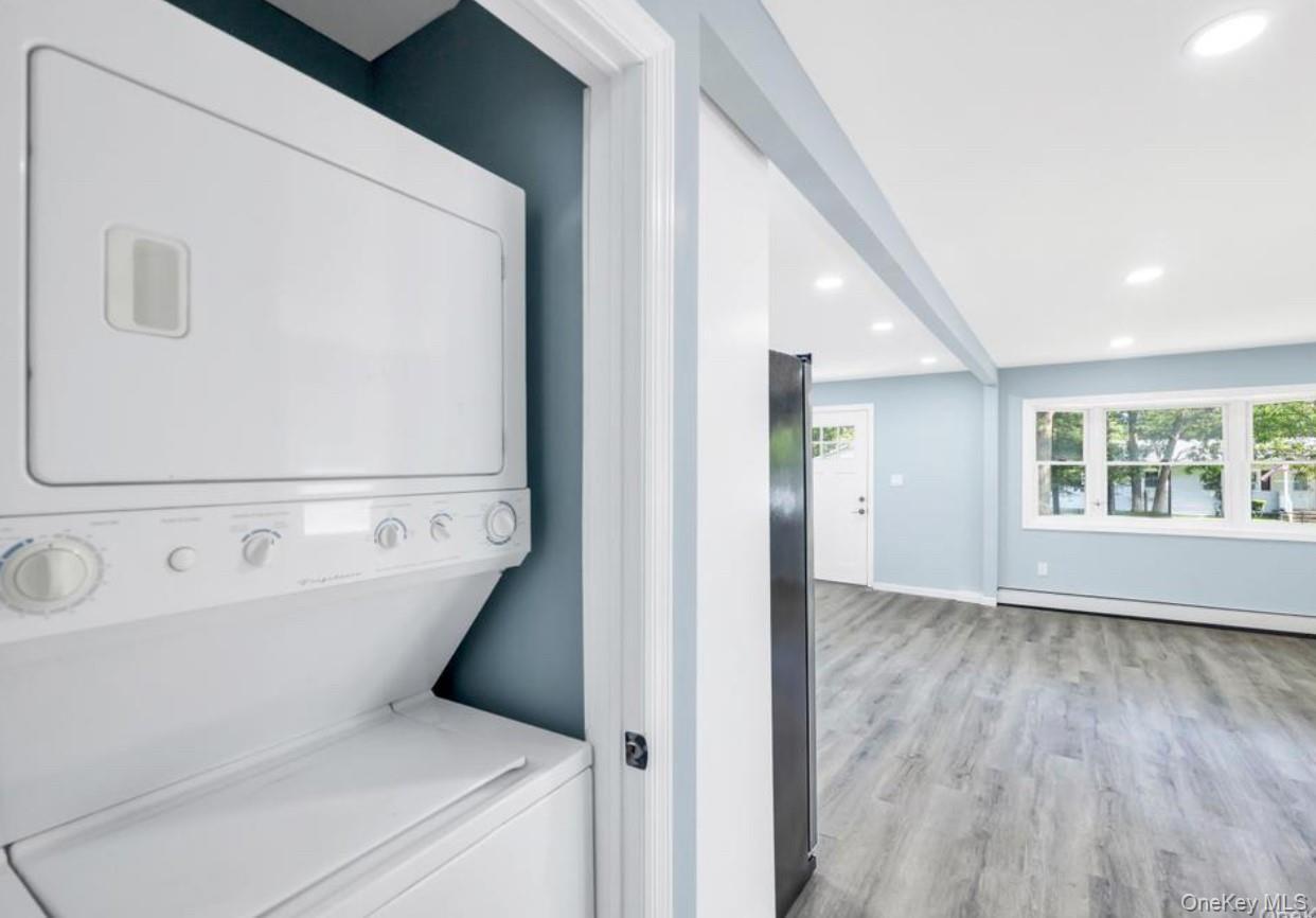 Single Family Wood  Suffolk County, NY 11950, MLS-922857-11