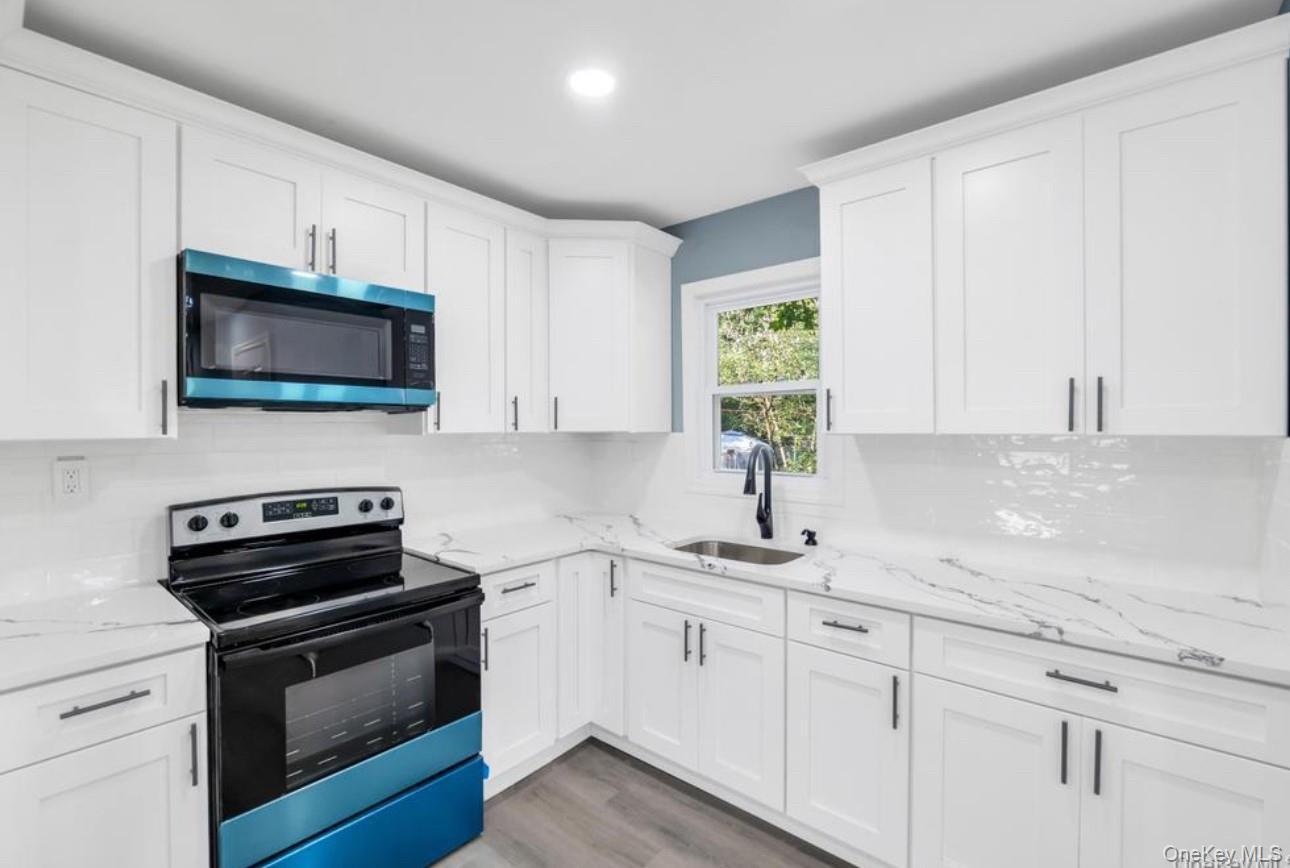 Single Family Wood  Suffolk County, NY 11950, MLS-922857-13