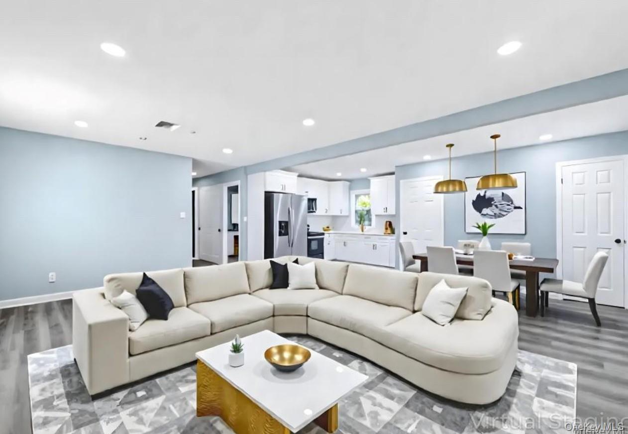 Single Family Wood  Suffolk County, NY 11950, MLS-922857-8