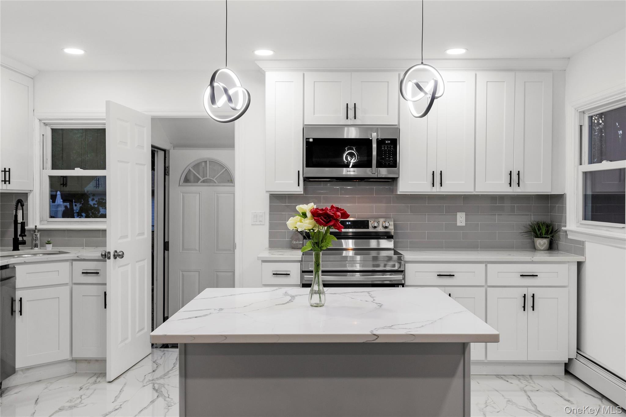 Single Family 19th Suffolk County, NY 11798, MLS-922862-4