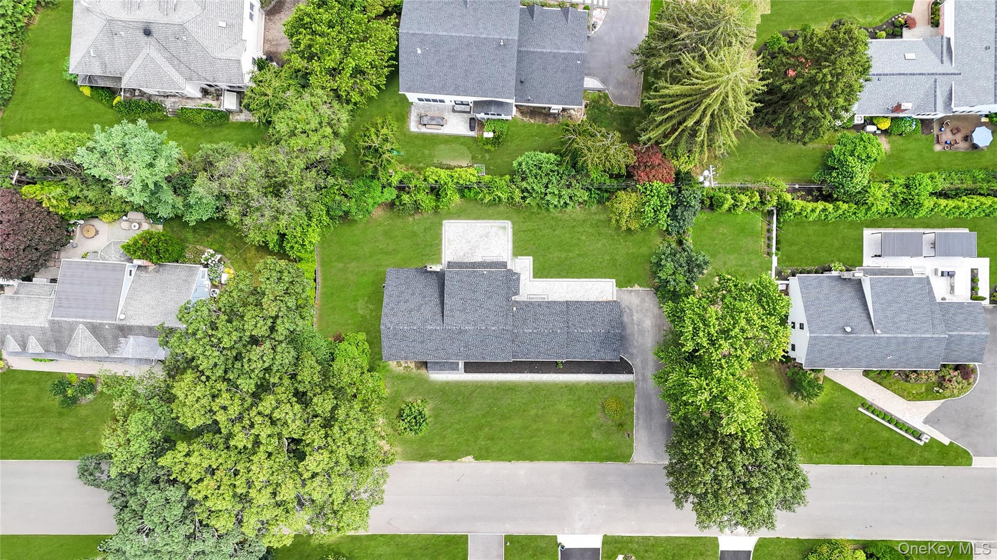 Single Family Lakeville Nassau County, NY 11576, MLS-922873-2