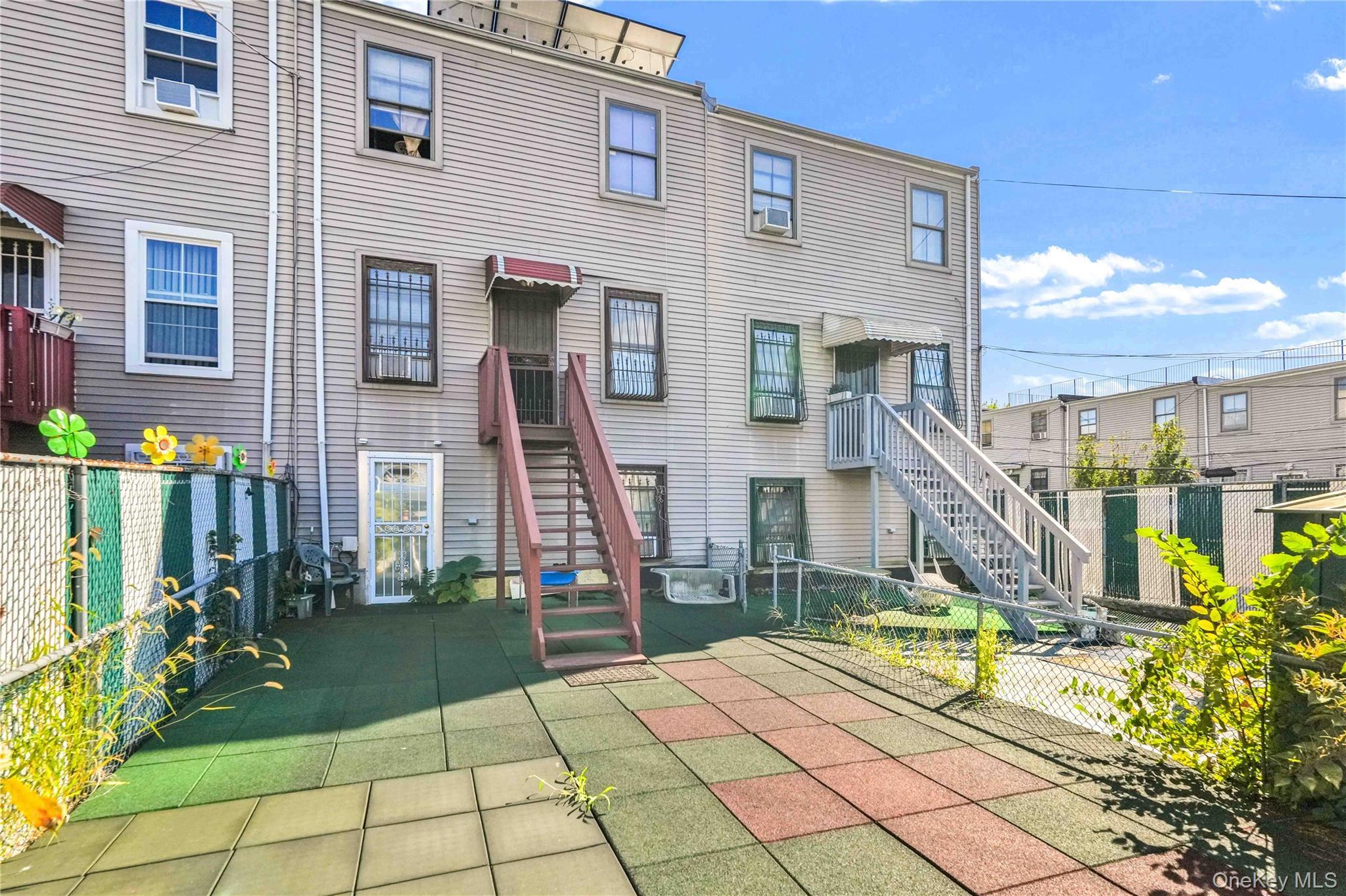 Single Family Hull  Brooklyn, NY 11233, MLS-922891-22