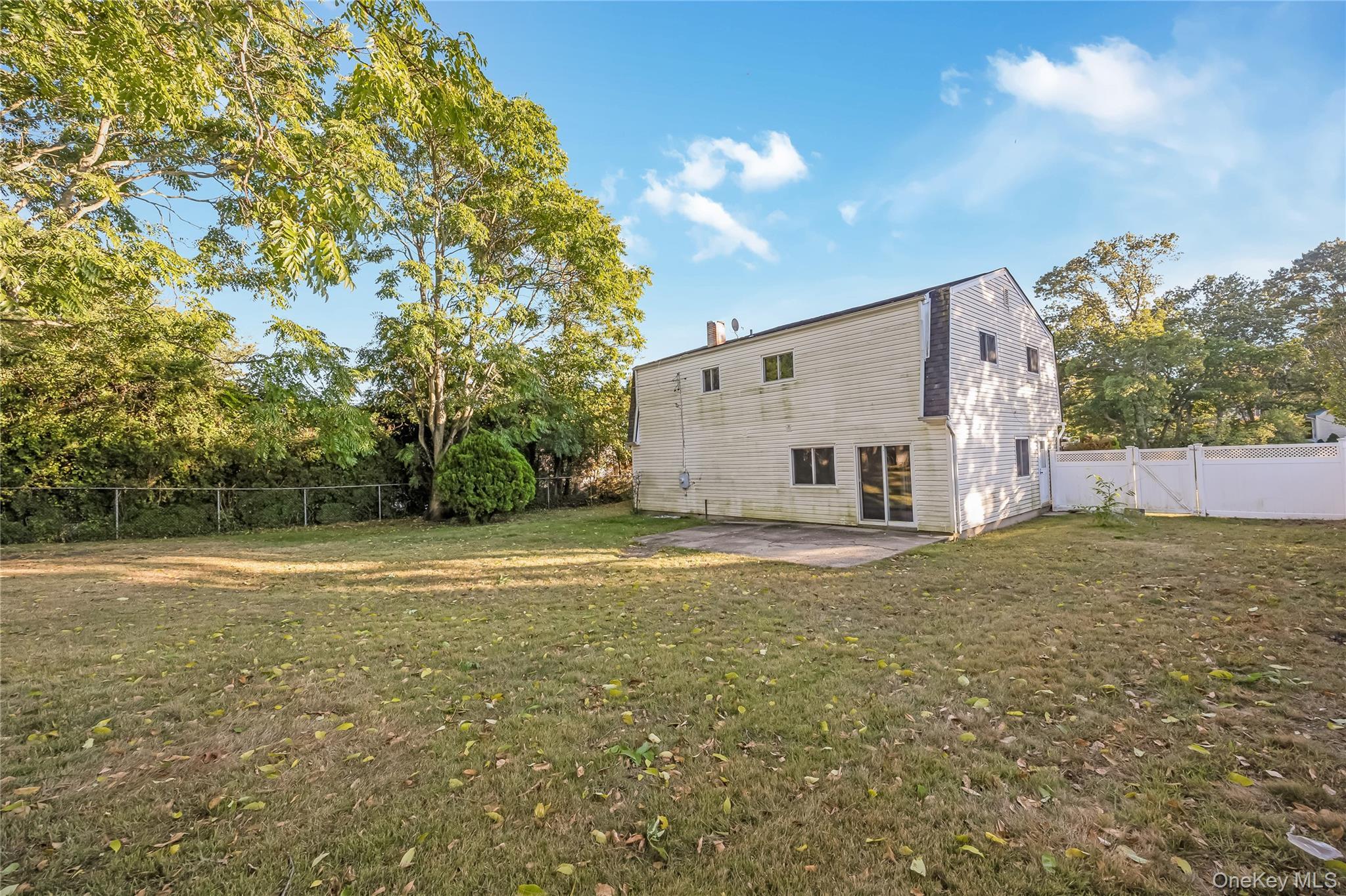 Single Family Cirrus  Suffolk County, NY 11741, MLS-922893-12