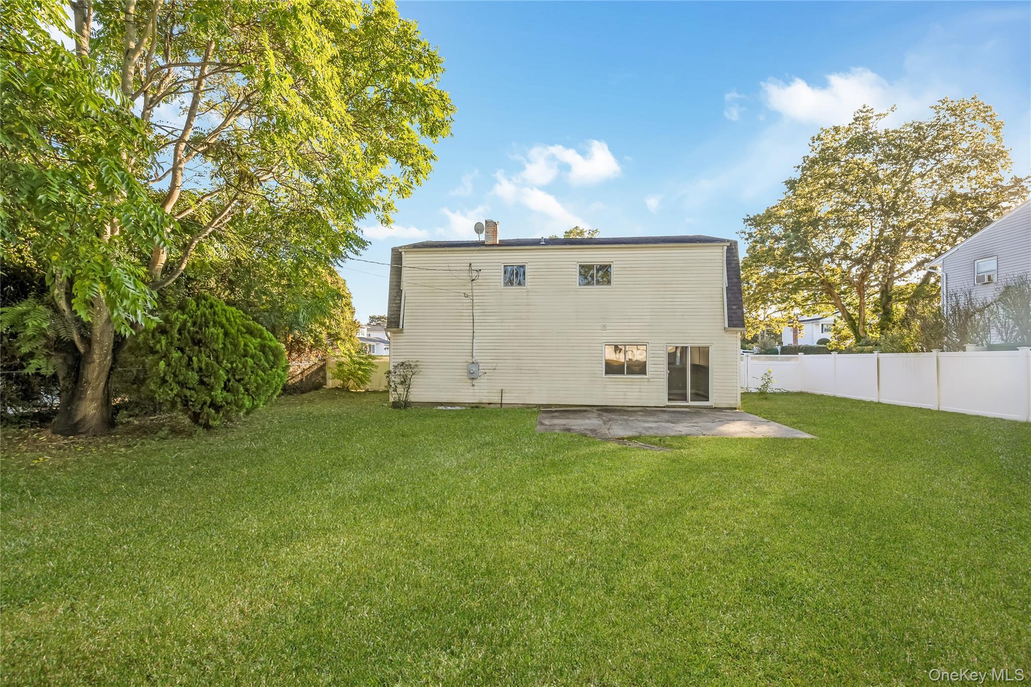 Single Family Cirrus  Suffolk County, NY 11741, MLS-922893-13