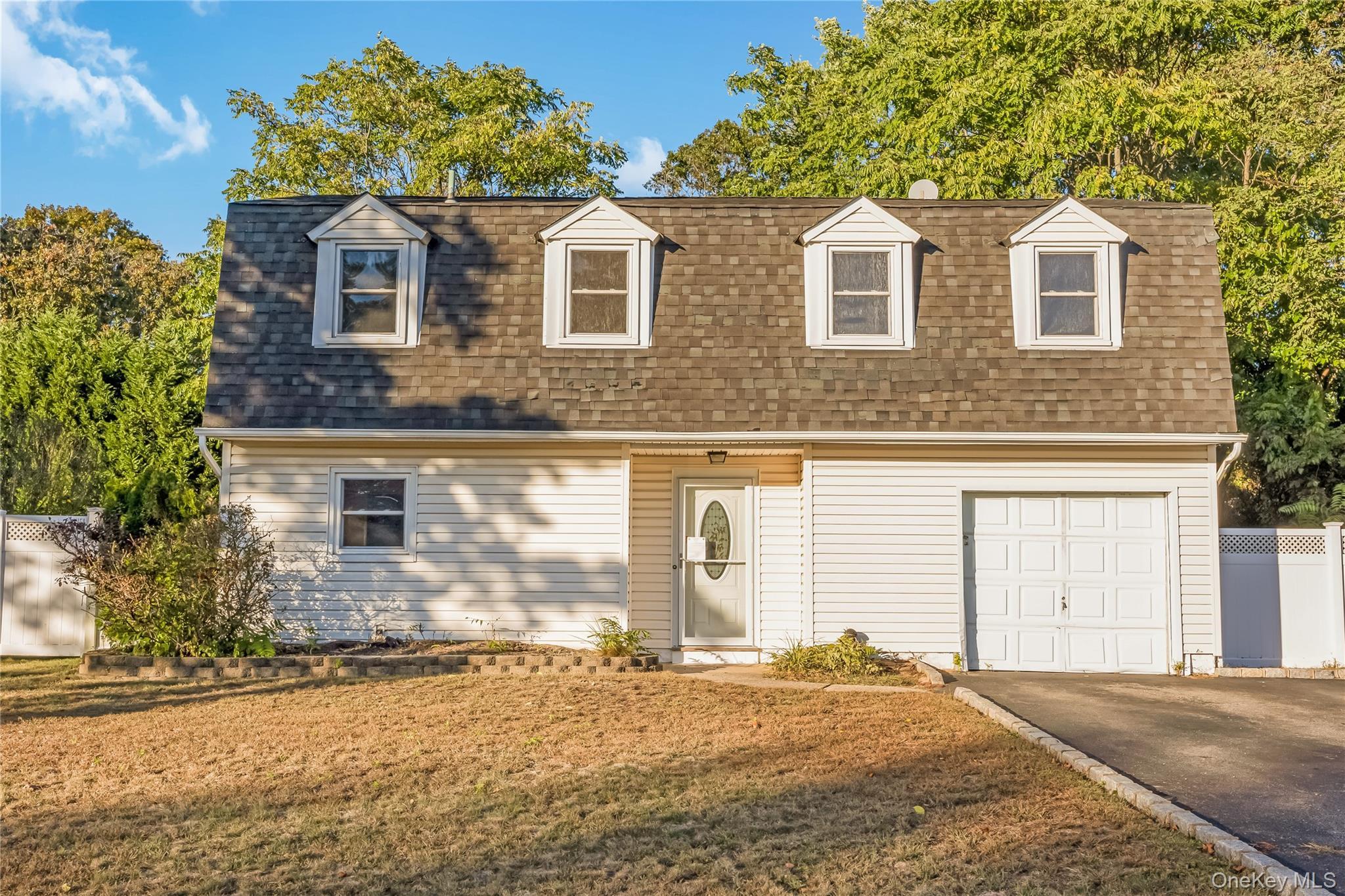 Single Family Cirrus  Suffolk County, NY 11741, MLS-922893-2