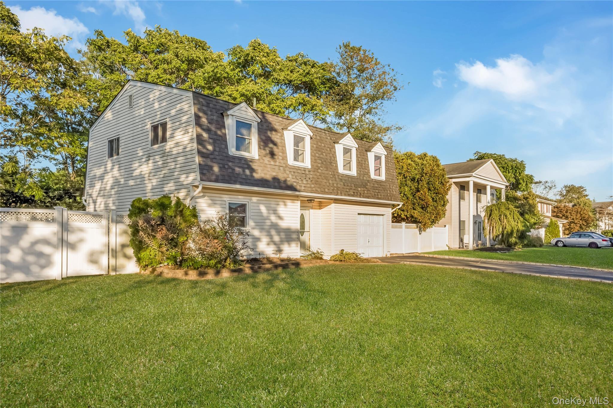 Single Family Cirrus  Suffolk County, NY 11741, MLS-922893-3