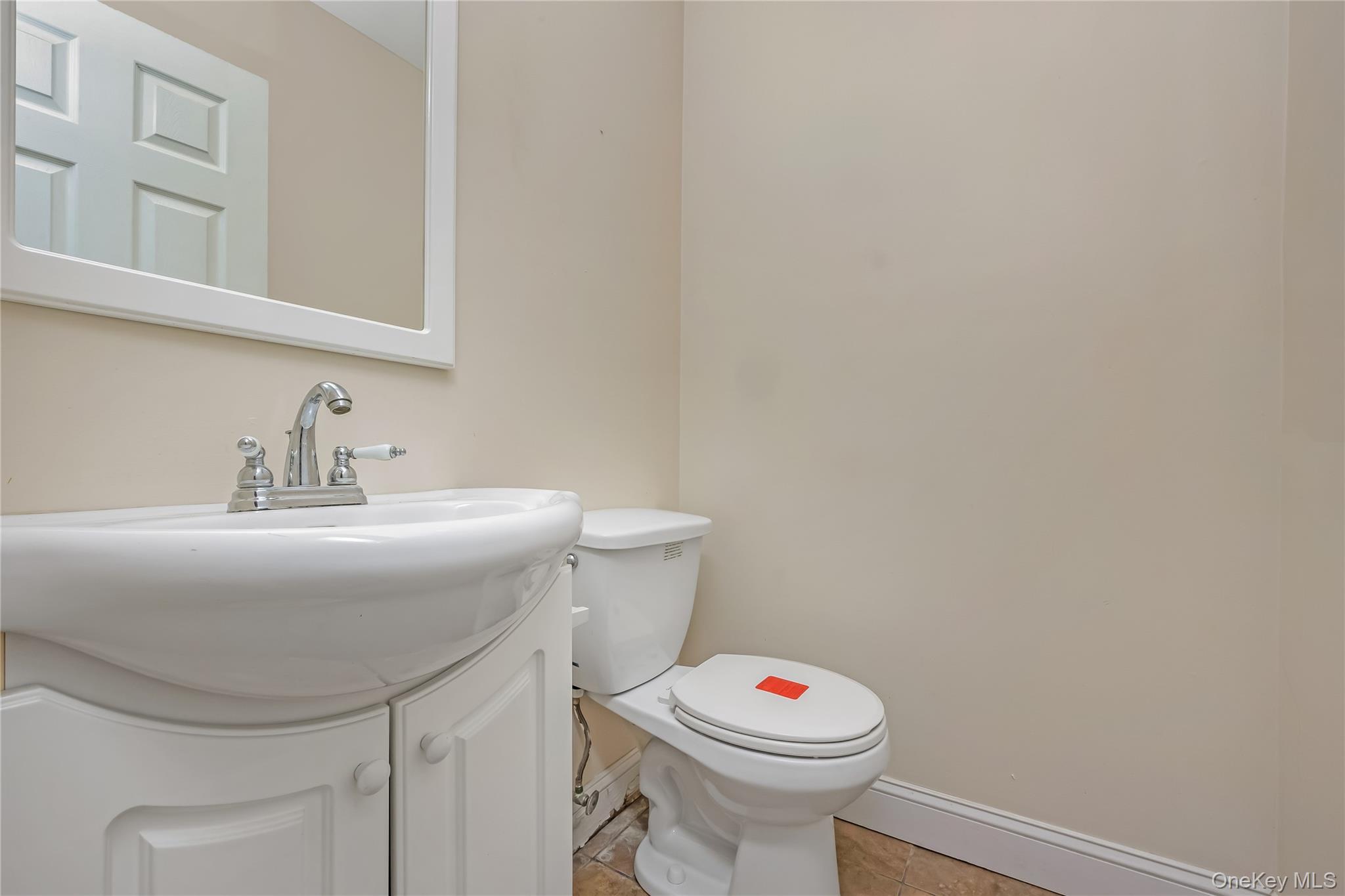 Single Family Cirrus  Suffolk County, NY 11741, MLS-922893-33