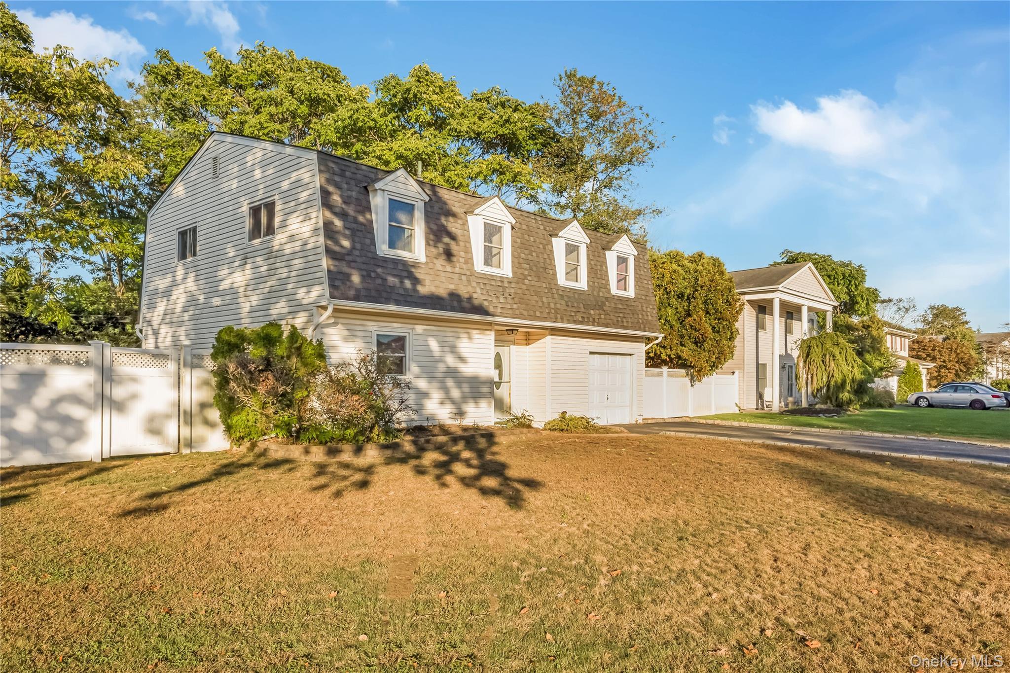 Single Family Cirrus  Suffolk County, NY 11741, MLS-922893-4