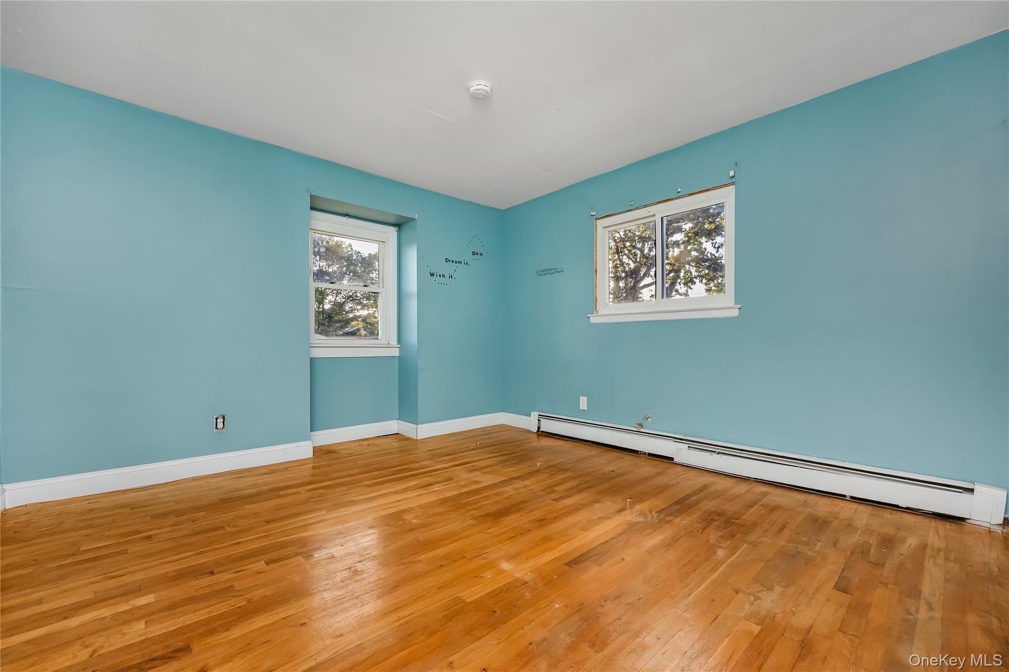 Single Family Cirrus  Suffolk County, NY 11741, MLS-922893-40