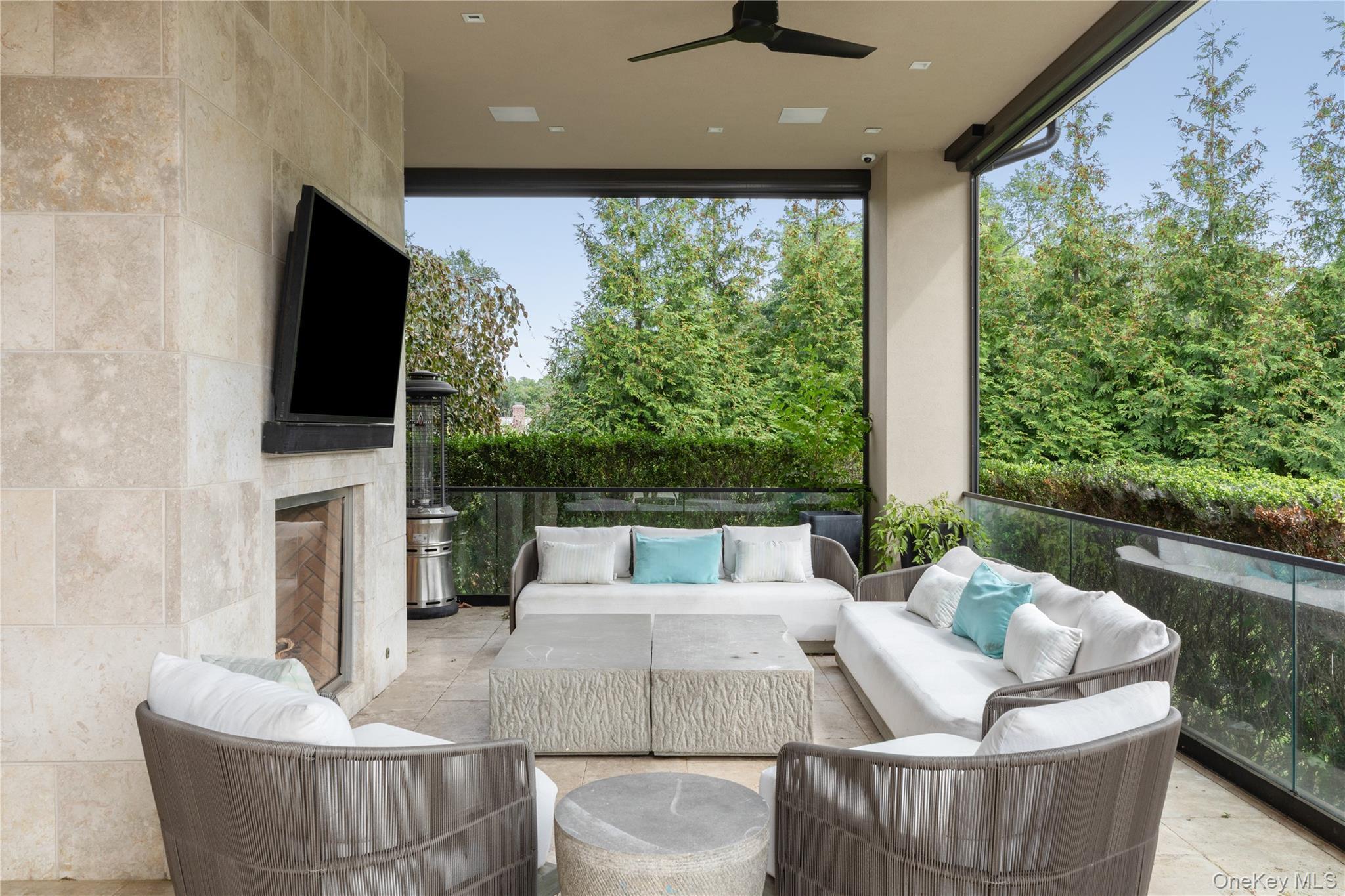 Single Family Simonson Nassau County, NY 11545, MLS-922932-38