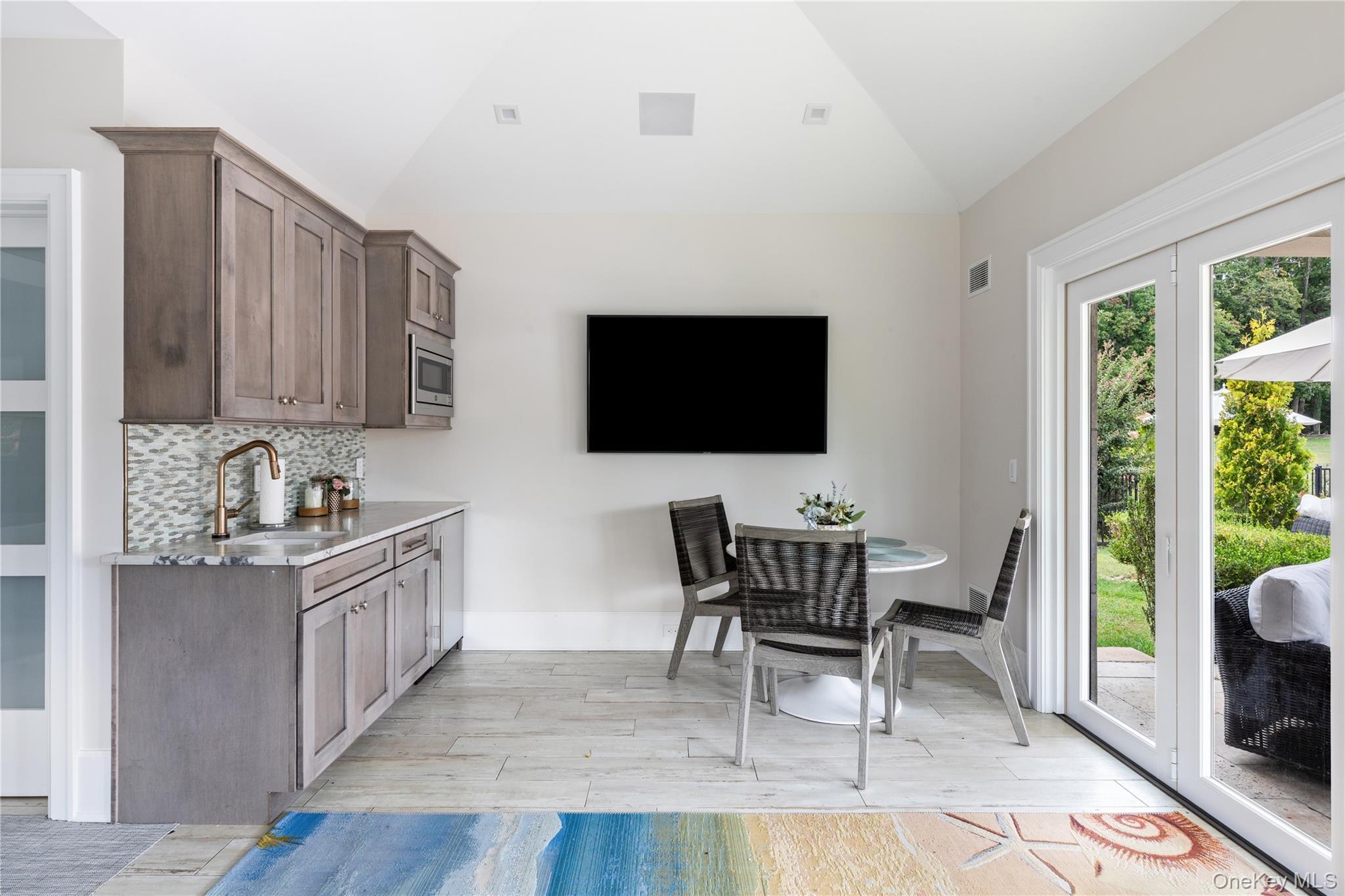 Single Family Simonson Nassau County, NY 11545, MLS-922932-40