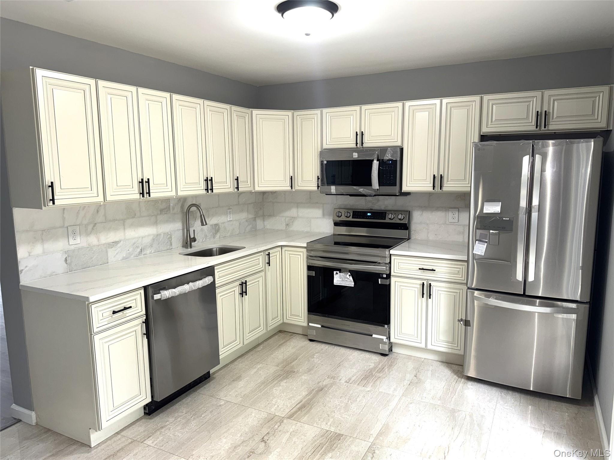 Single Family Lexington Suffolk County, NY 11727, MLS-922949-4