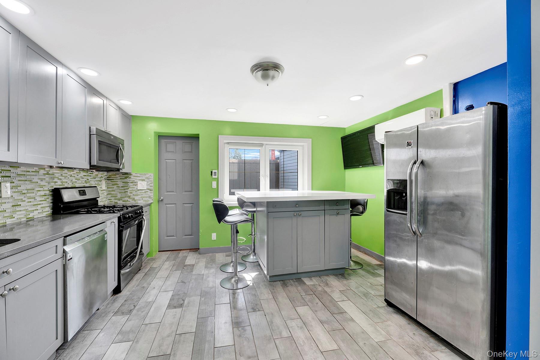 Single Family 57th Queens, NY 11378, MLS-922951-6