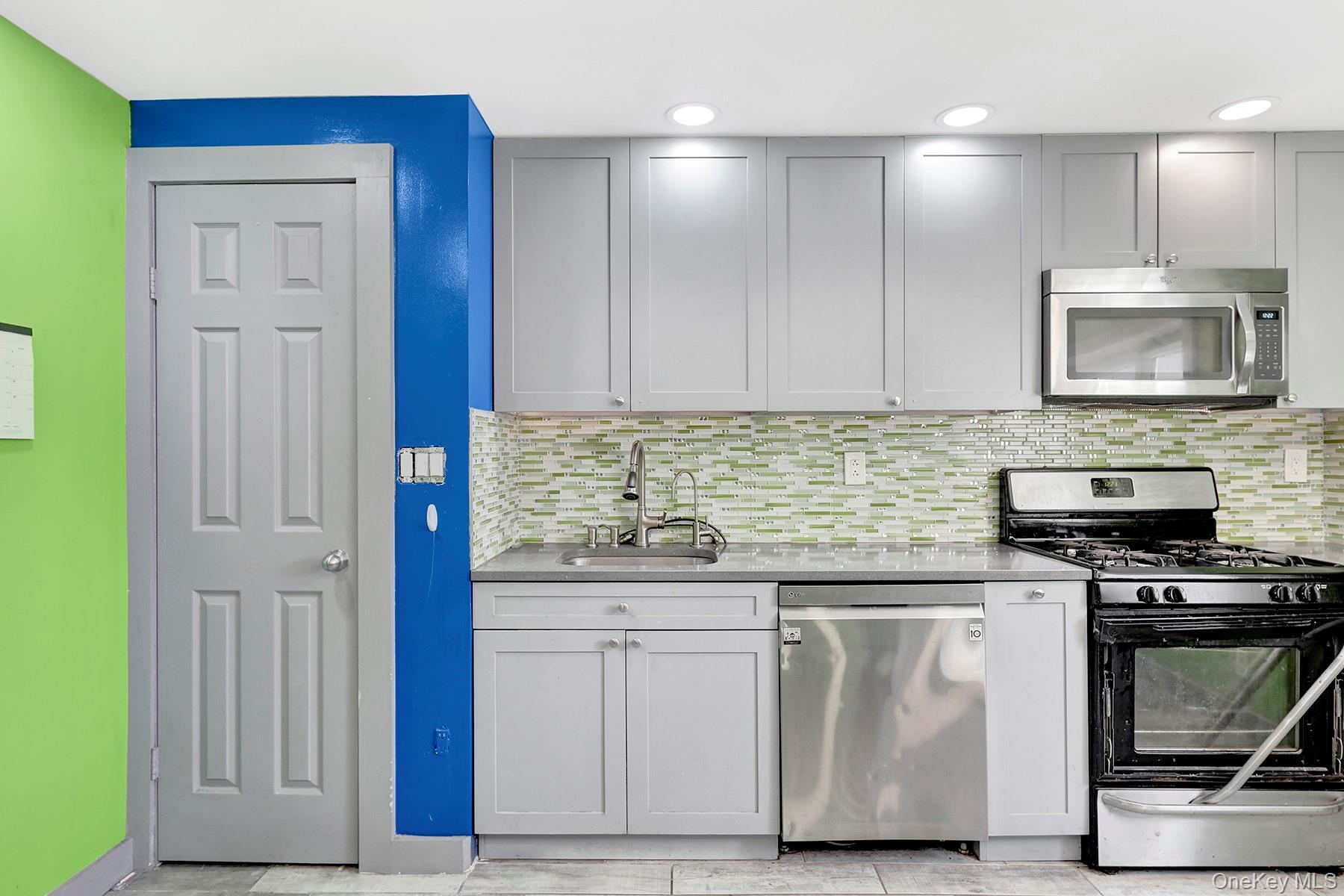 Single Family 57th Queens, NY 11378, MLS-922951-8