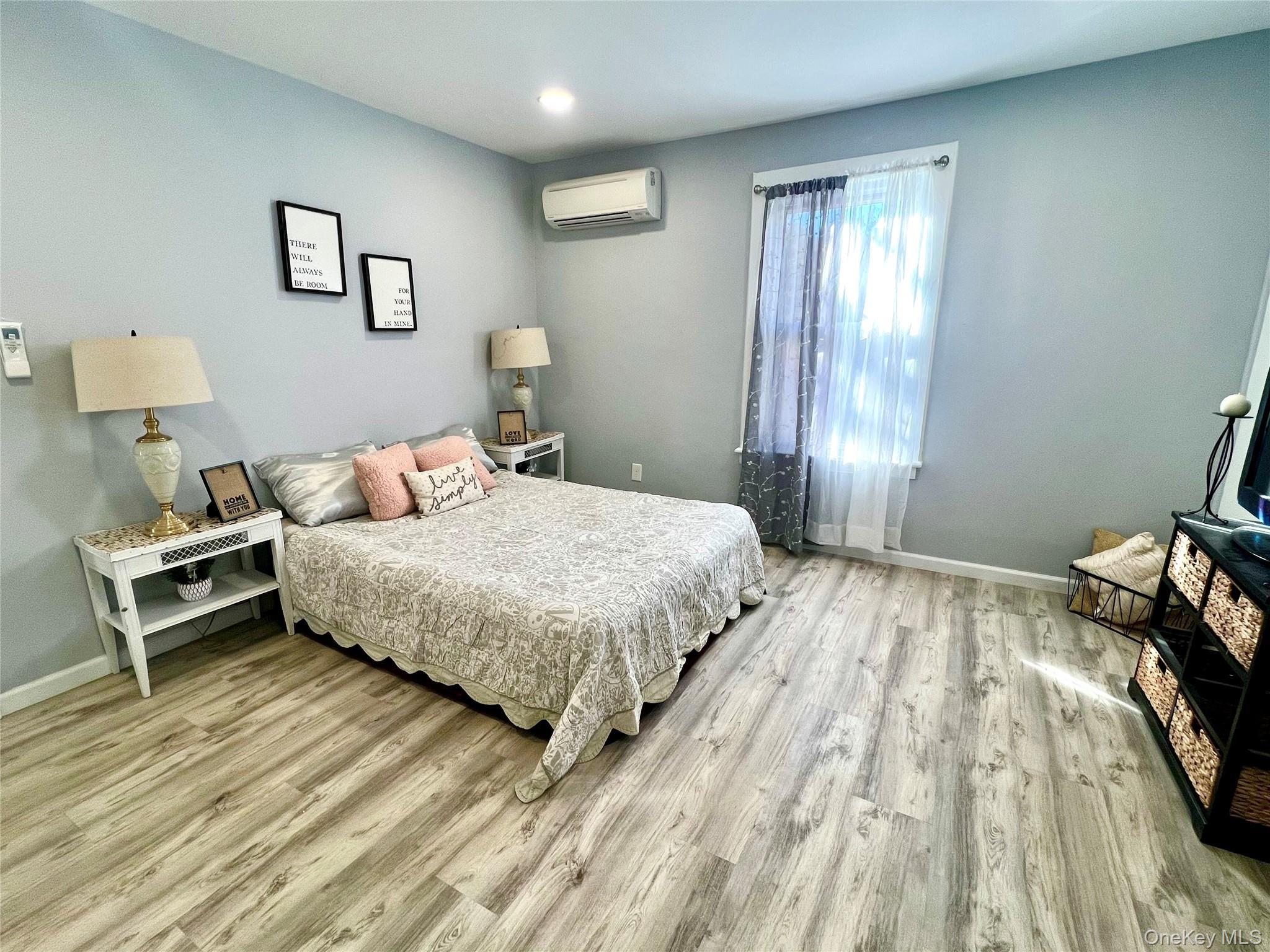 Single Family Main  Orange County, NY 10940, MLS-922957-23