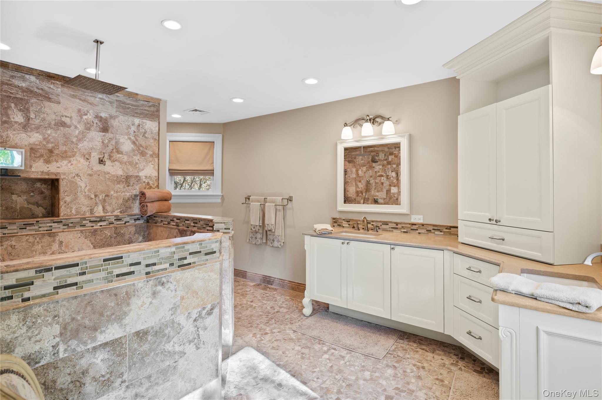 Single Family Spring Pond Suffolk County, NY 11968, MLS-922986-35