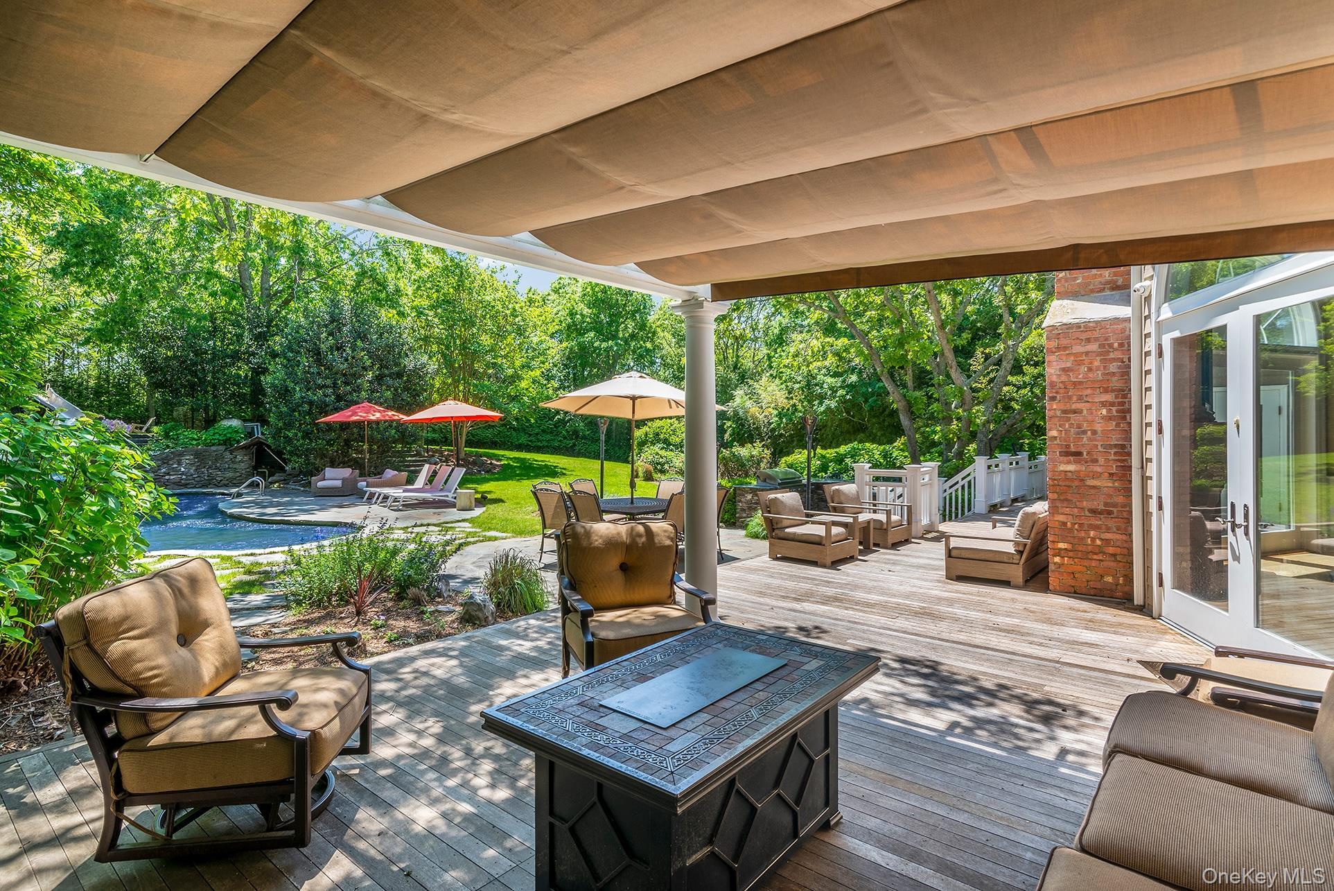 Single Family Spring Pond Suffolk County, NY 11968, MLS-922986-43