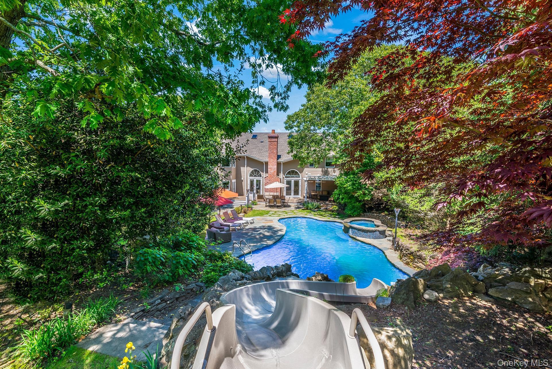 Single Family Spring Pond Suffolk County, NY 11968, MLS-922986-46