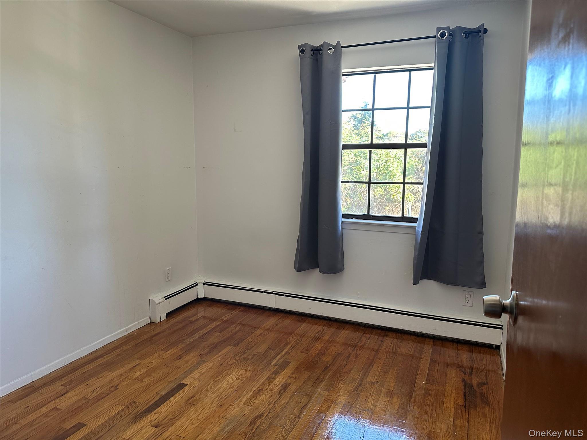 Single Family Bohemia Suffolk County, NY 11782, MLS-922990-8