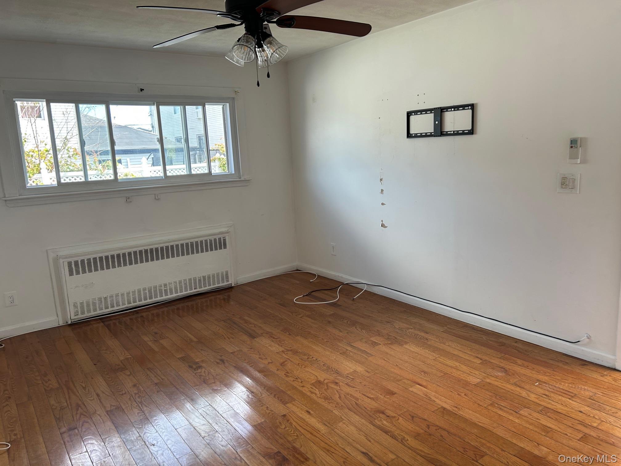 Apartment Beach 48 Street  Queens, NY 11681, MLS-922992-2