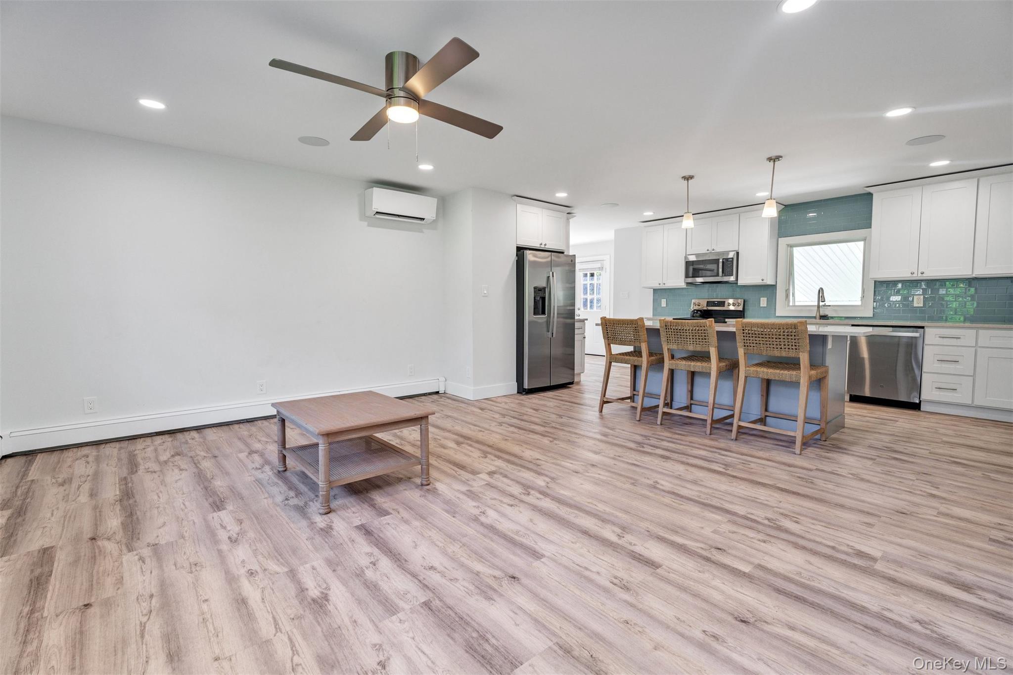 Single Family Suffolk Suffolk County, NY 11946, MLS-922997-17