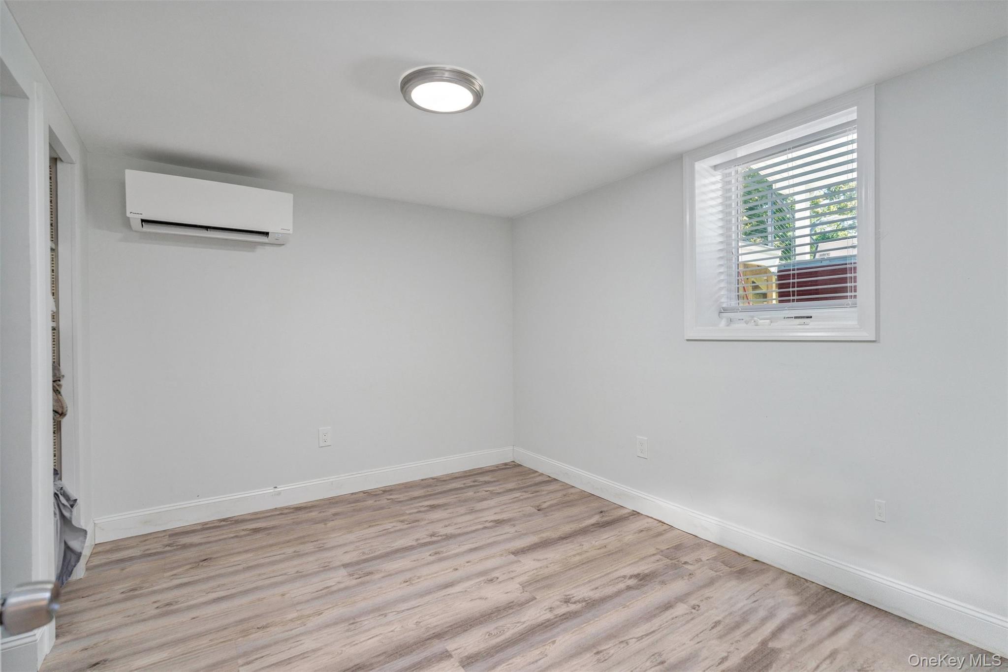 Single Family Suffolk Suffolk County, NY 11946, MLS-922997-21