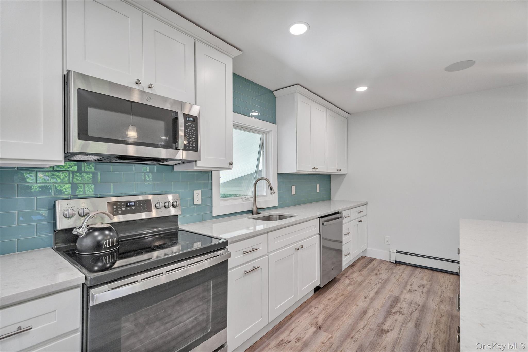 Single Family Suffolk Suffolk County, NY 11946, MLS-922997-25