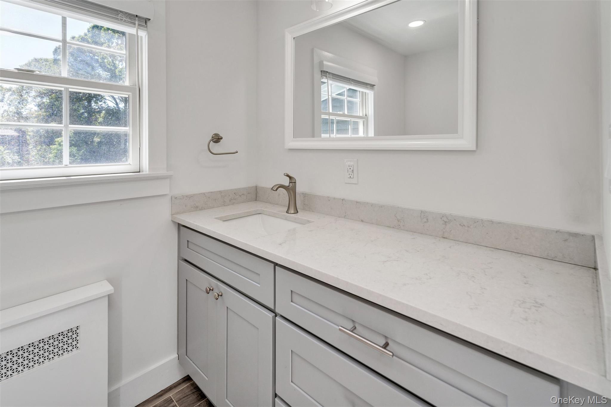 Single Family Suffolk Suffolk County, NY 11946, MLS-922997-29