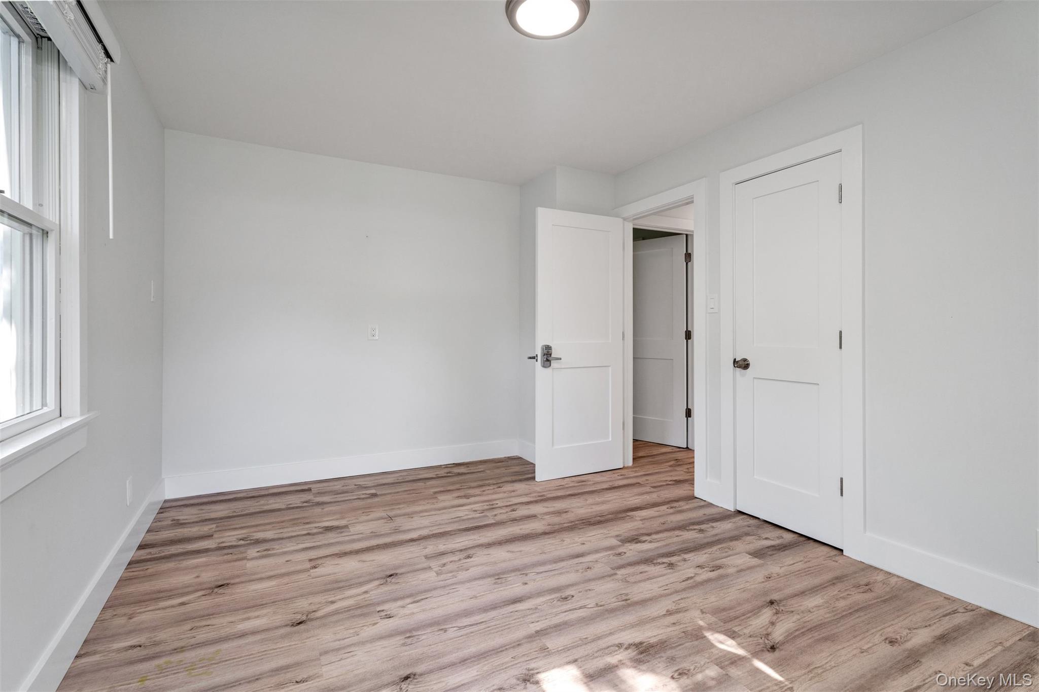 Single Family Suffolk Suffolk County, NY 11946, MLS-922997-31