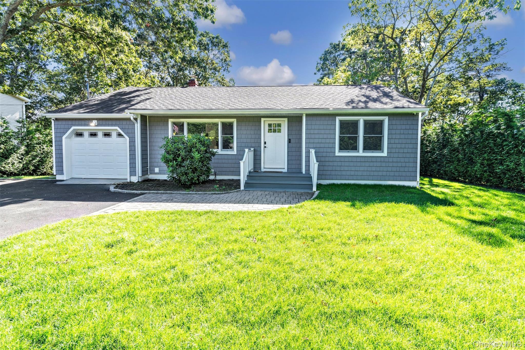 Single Family Suffolk Suffolk County, NY 11946, MLS-922997-35