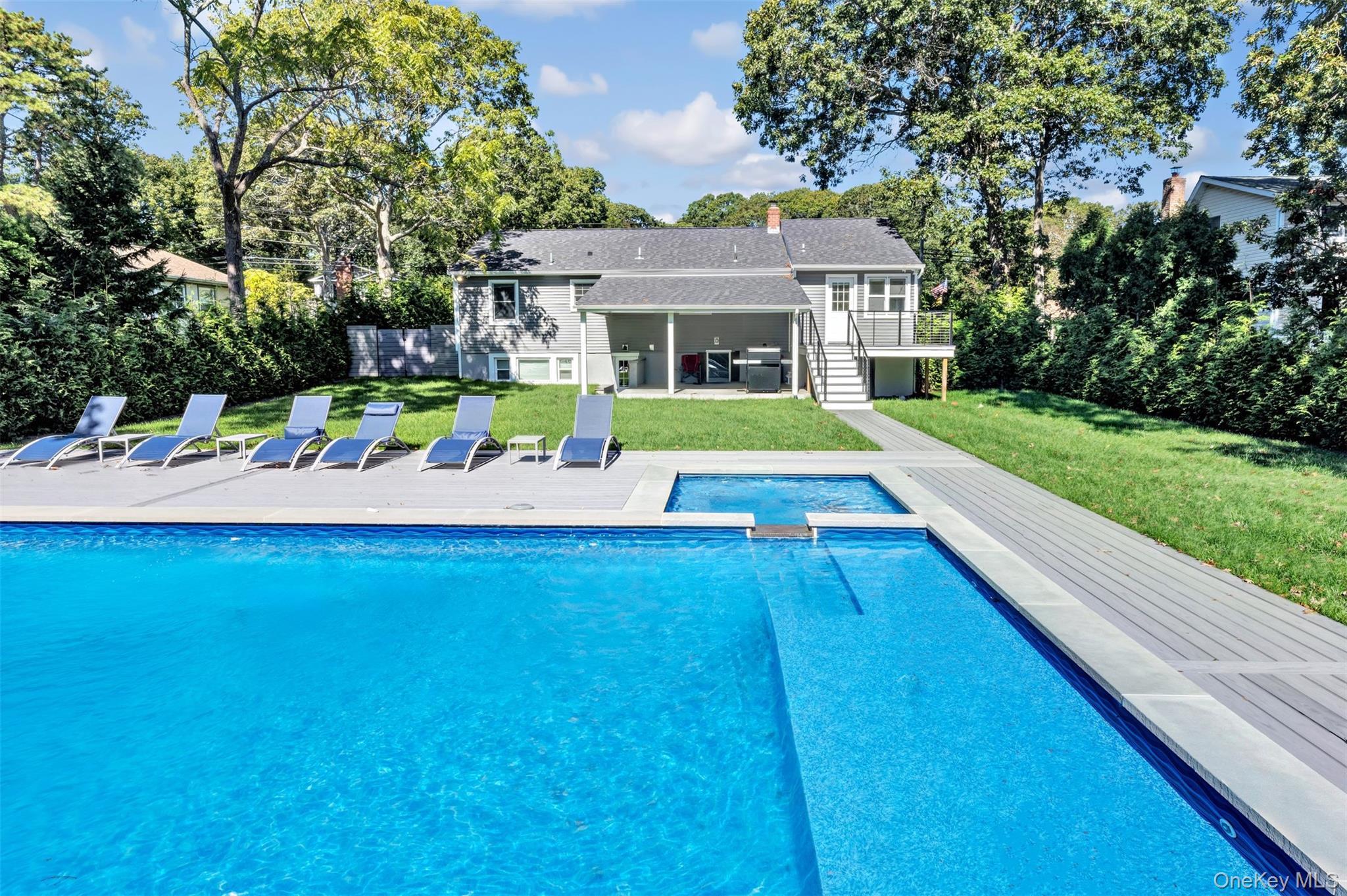 Single Family Suffolk Suffolk County, NY 11946, MLS-922997-9