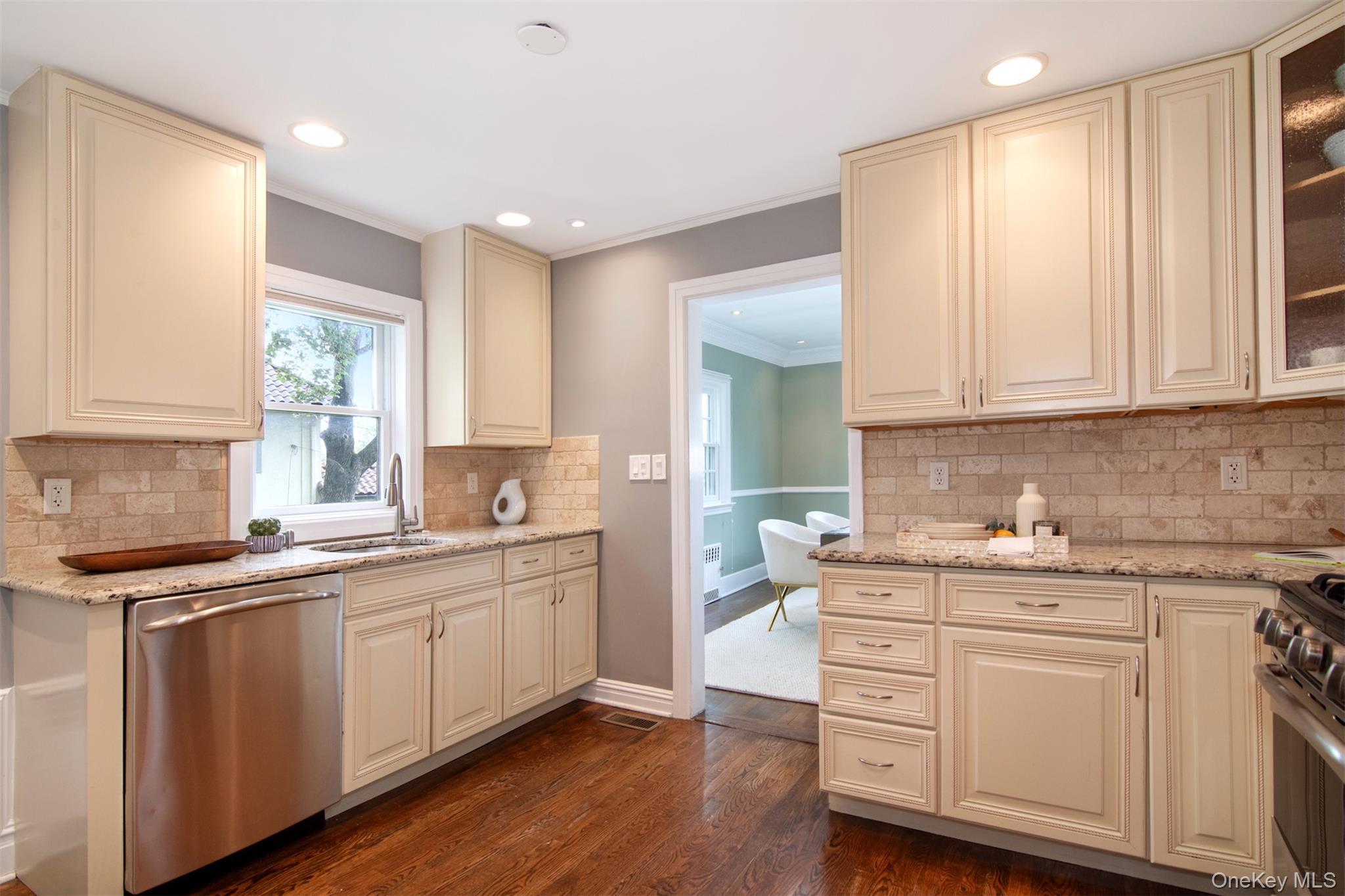 Single Family Dellwood  Westchester County, NY 10708, MLS-922998-10