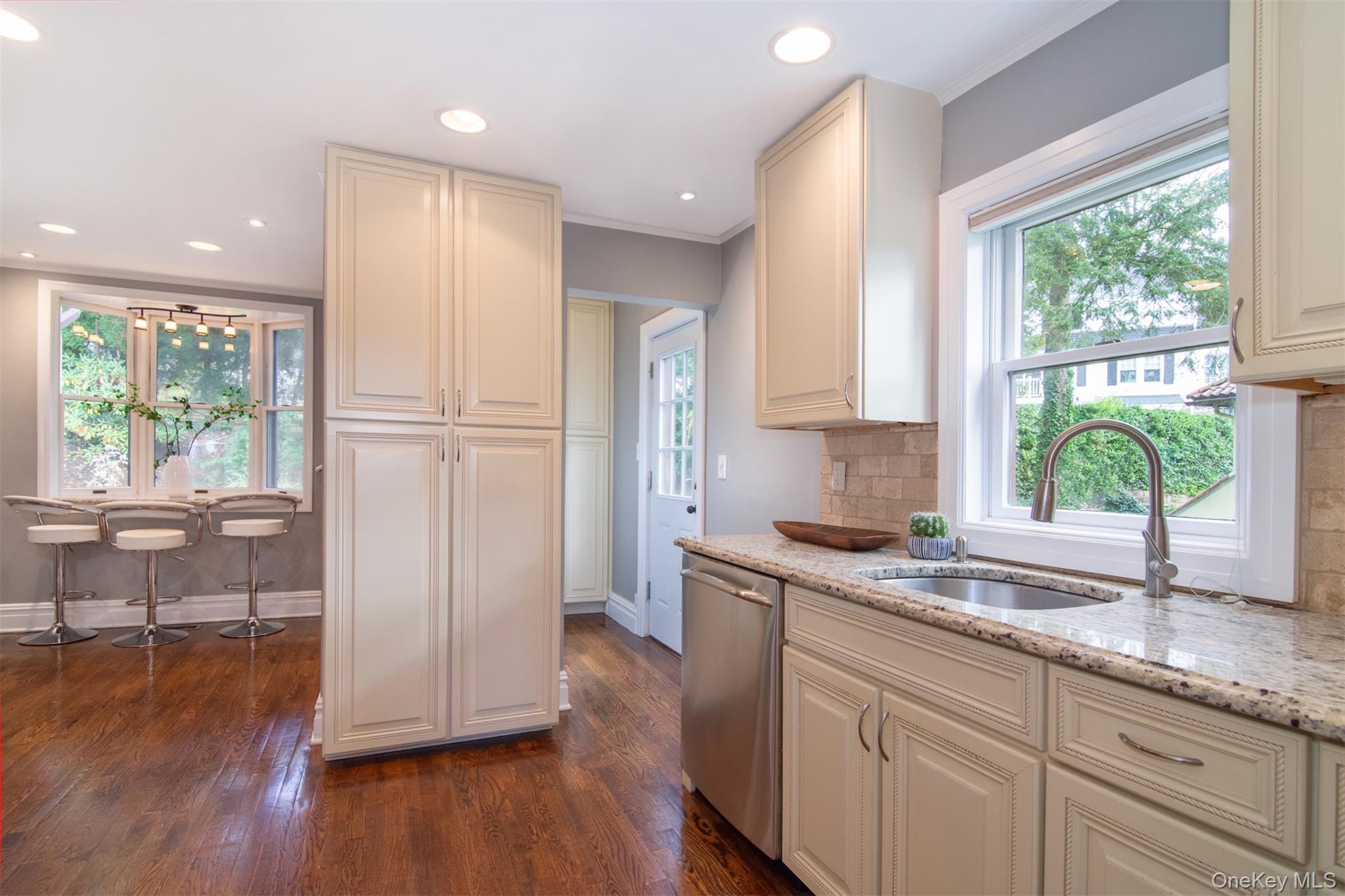 Single Family Dellwood  Westchester County, NY 10708, MLS-922998-11