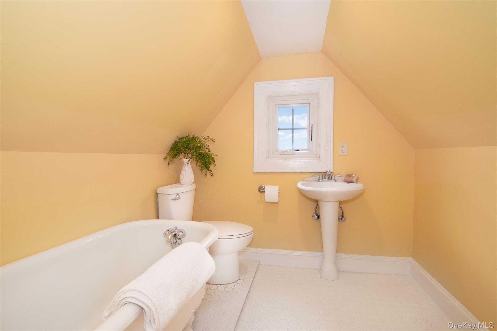 Single Family Dellwood  Westchester County, NY 10708, MLS-922998-24