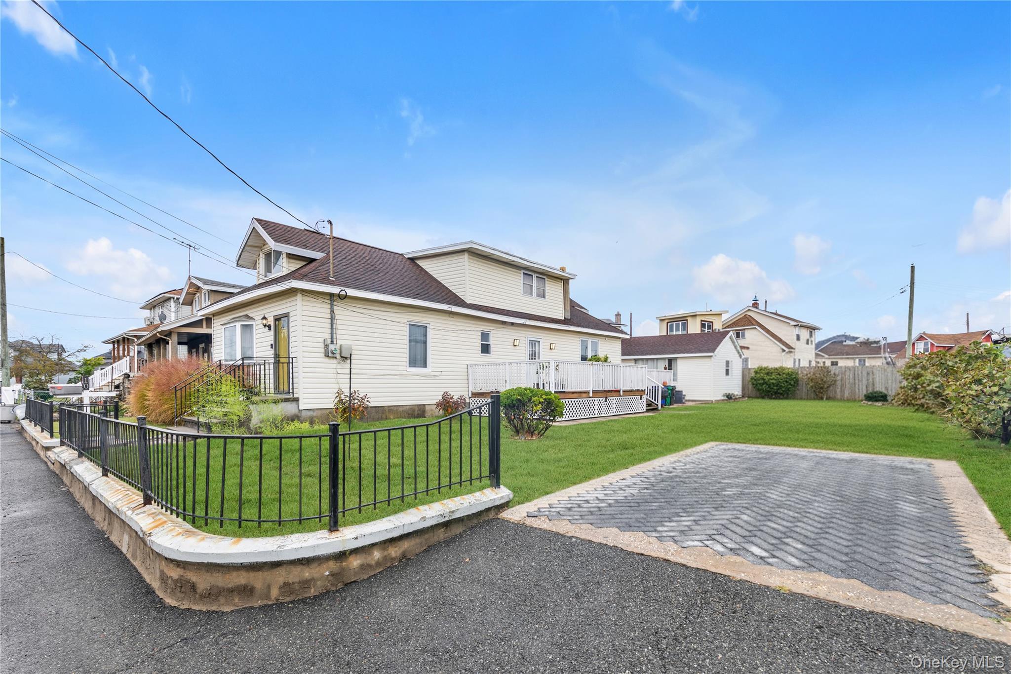 Land 3rd  Queens, NY 11422, MLS-923000-4