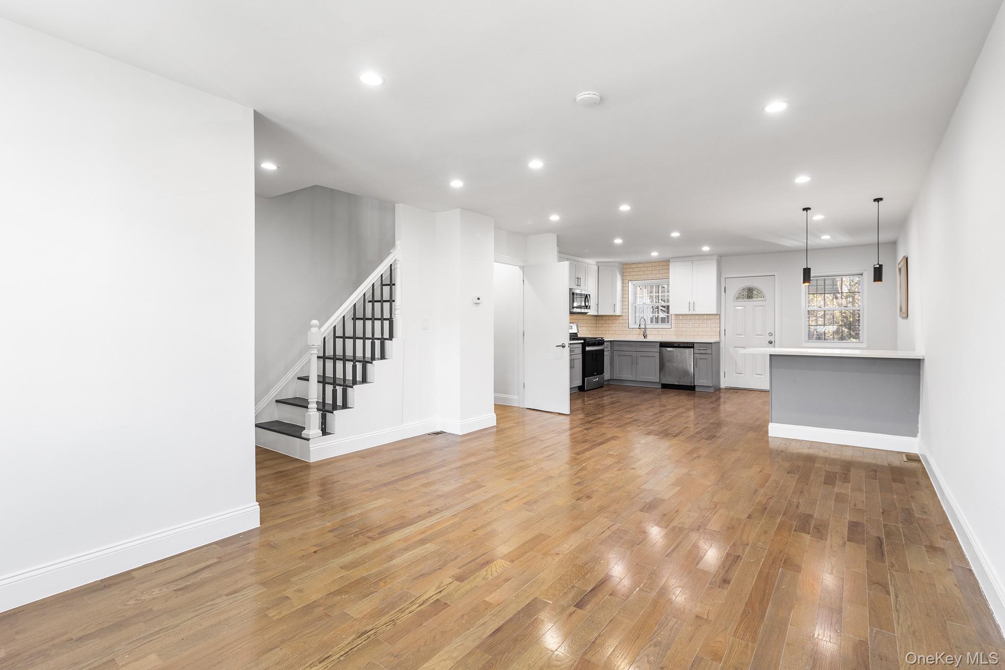 Single Family 221st  Bronx, NY 10467, MLS-923021-12