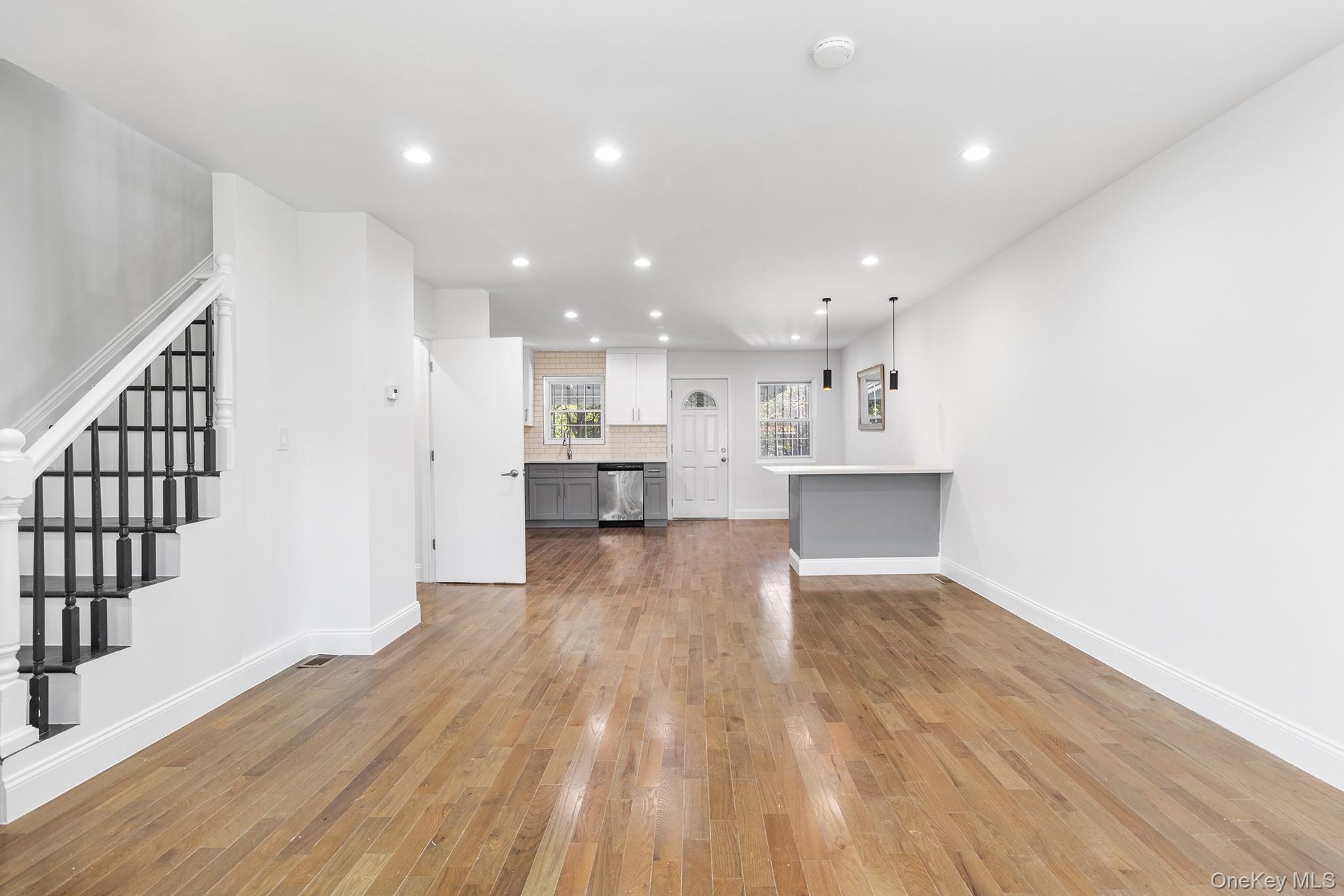 Single Family 221st  Bronx, NY 10467, MLS-923021-13